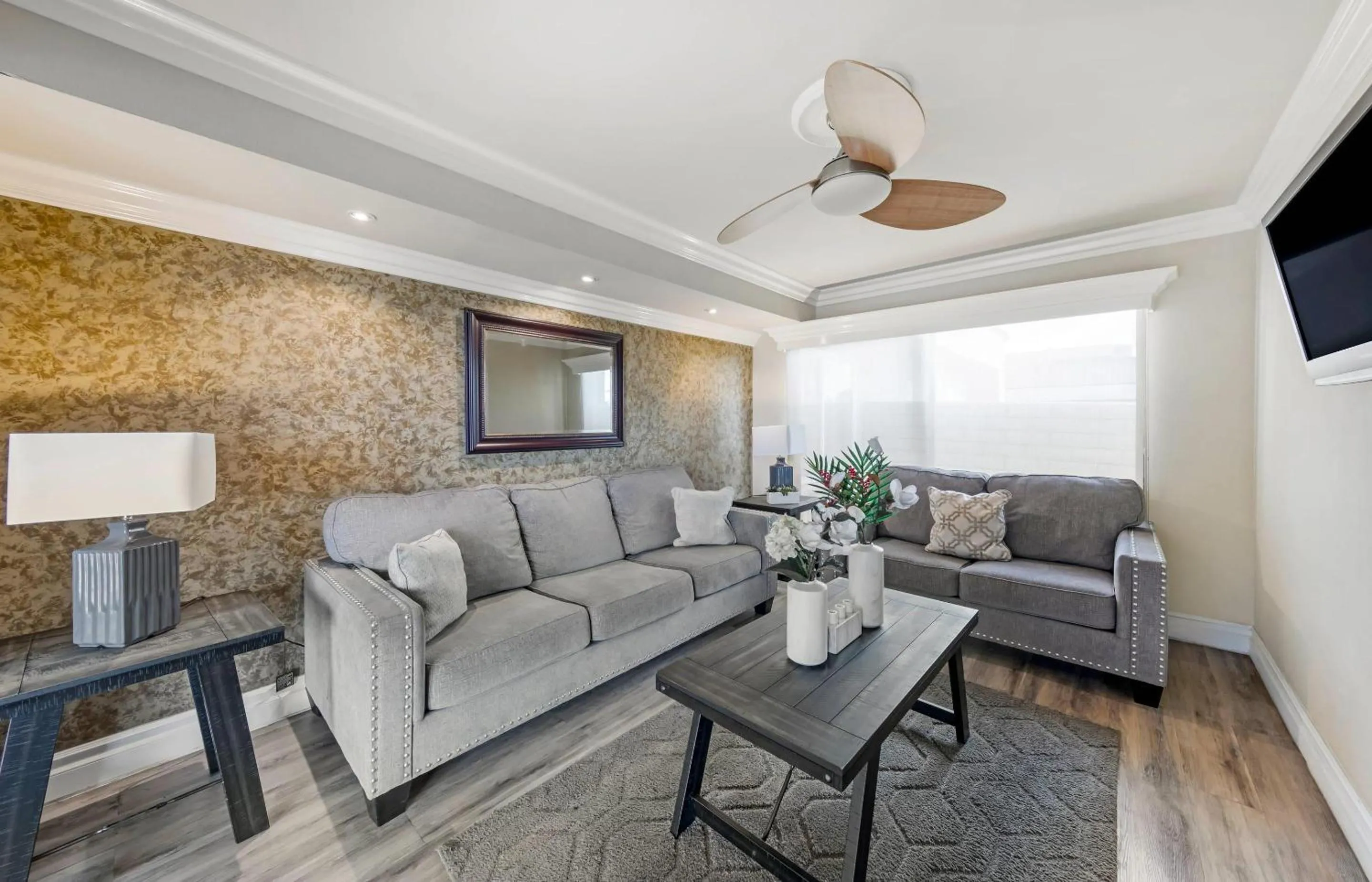 Lobby or reception in Quality Inn Long Beach - Signal Hill