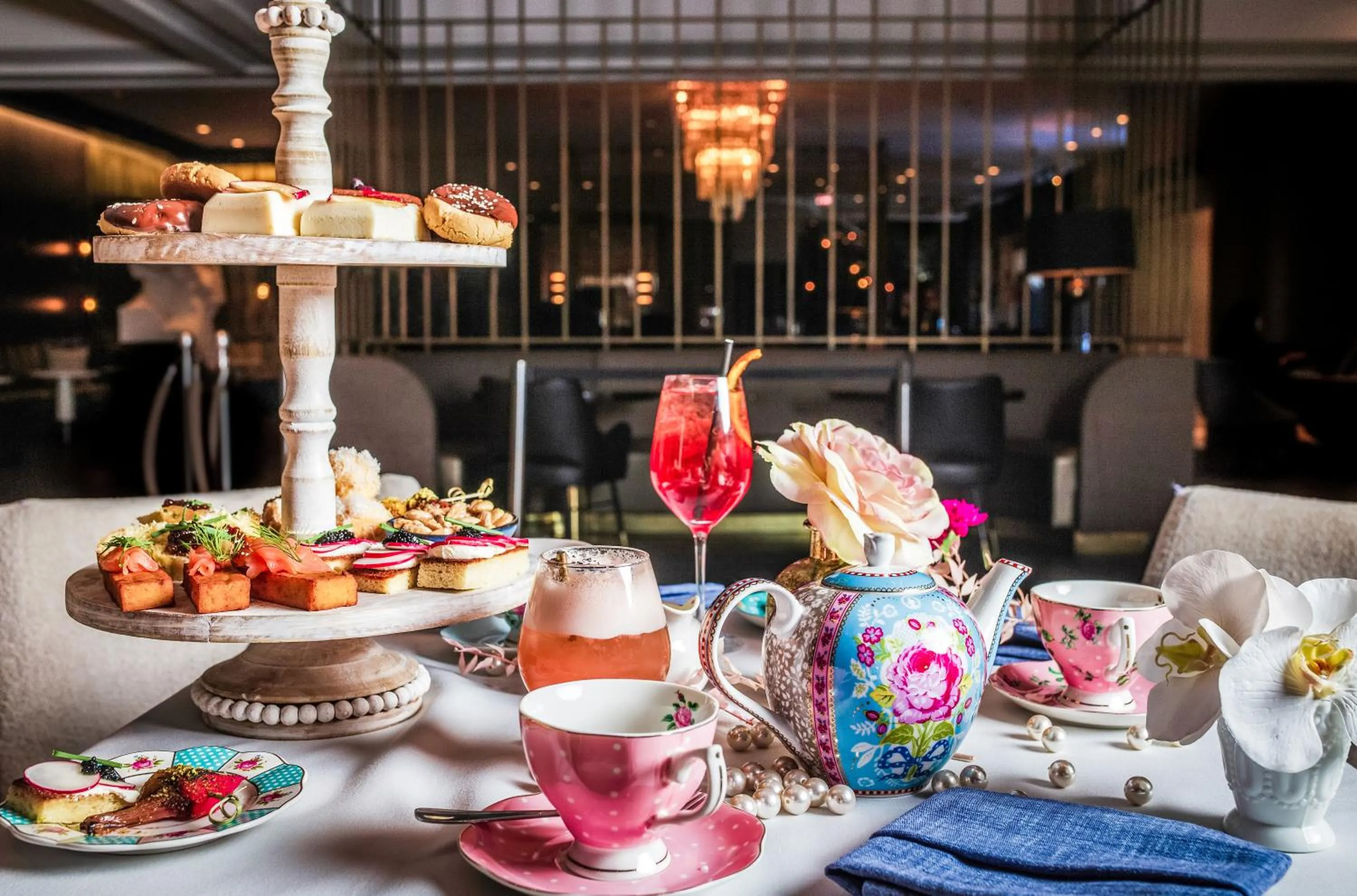 Restaurant/places to eat in The Gwen, a Luxury Collection Hotel, Michigan Avenue Chicago