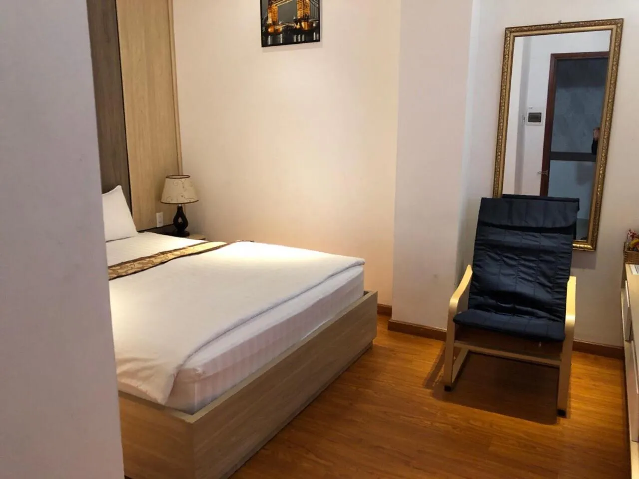 Bed in Phi Long Hotel