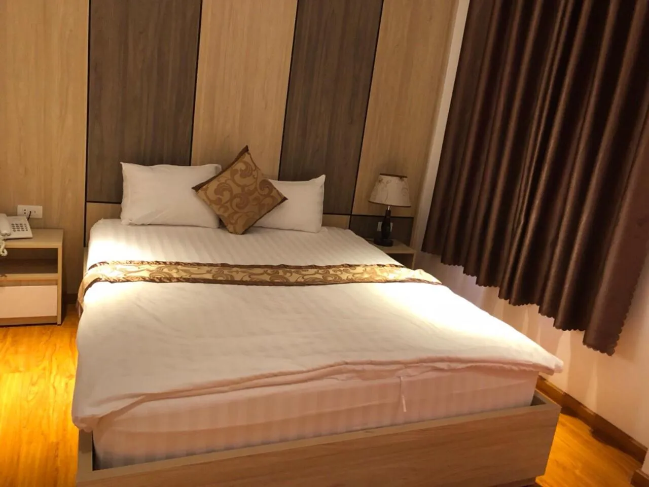 Bed in Phi Long Hotel
