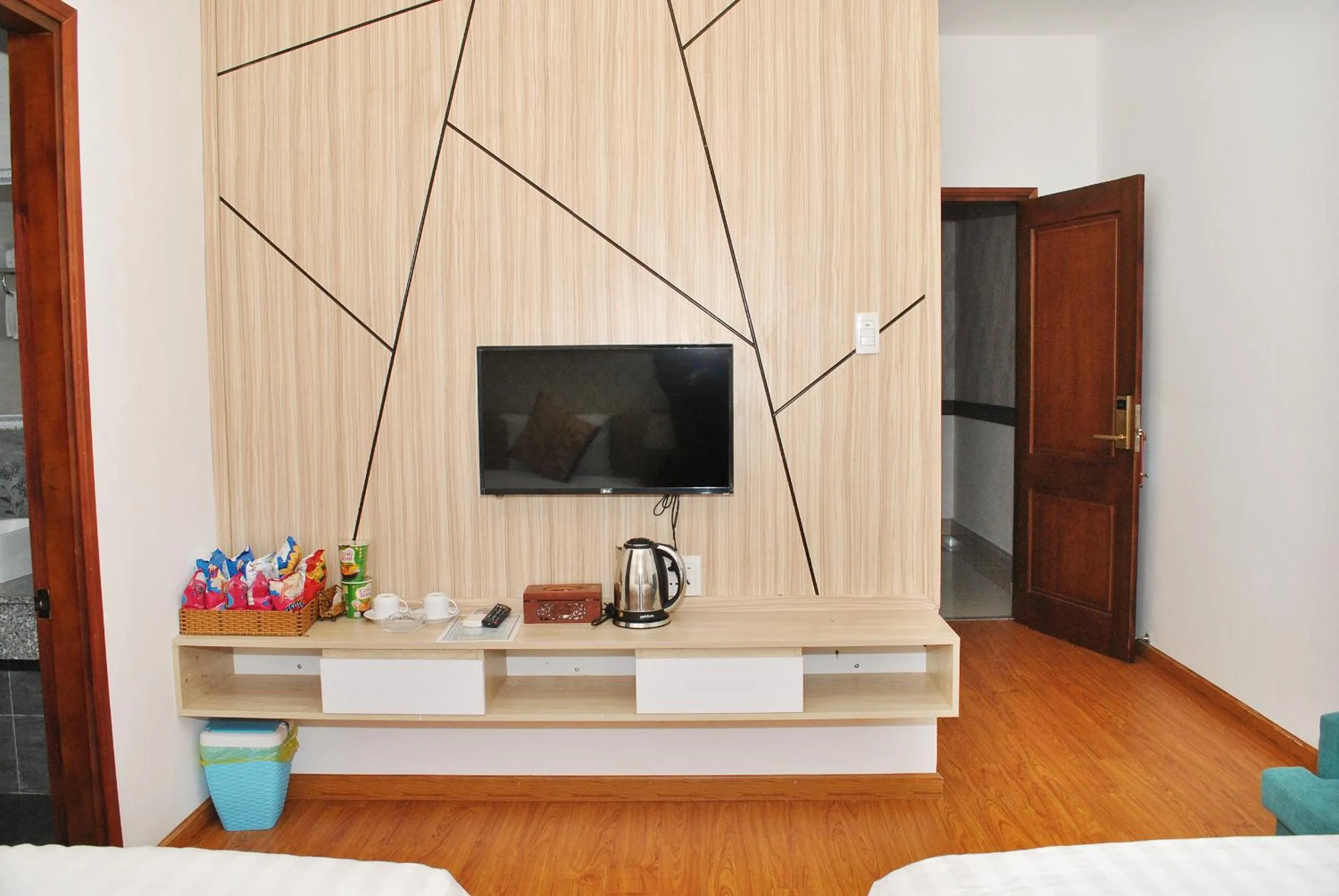 Bed in Phi Long Hotel