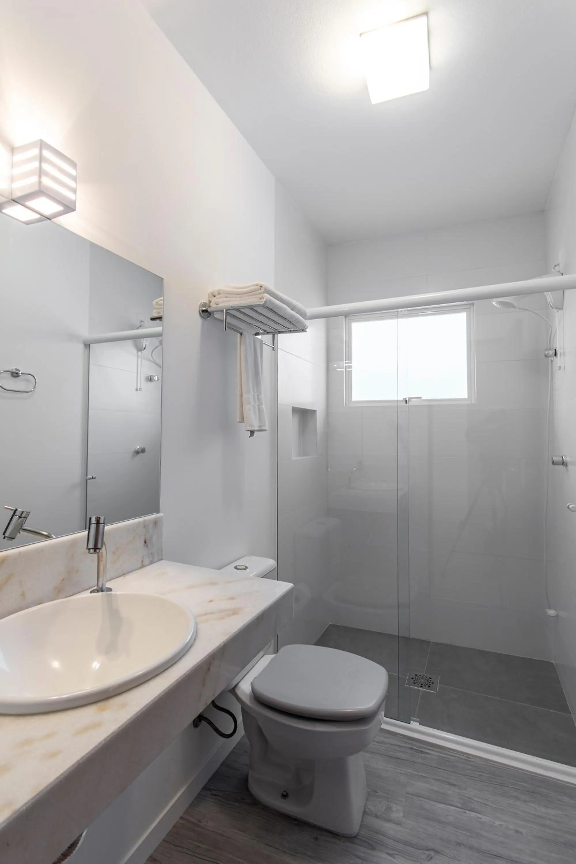 Shower in Hotel Melo