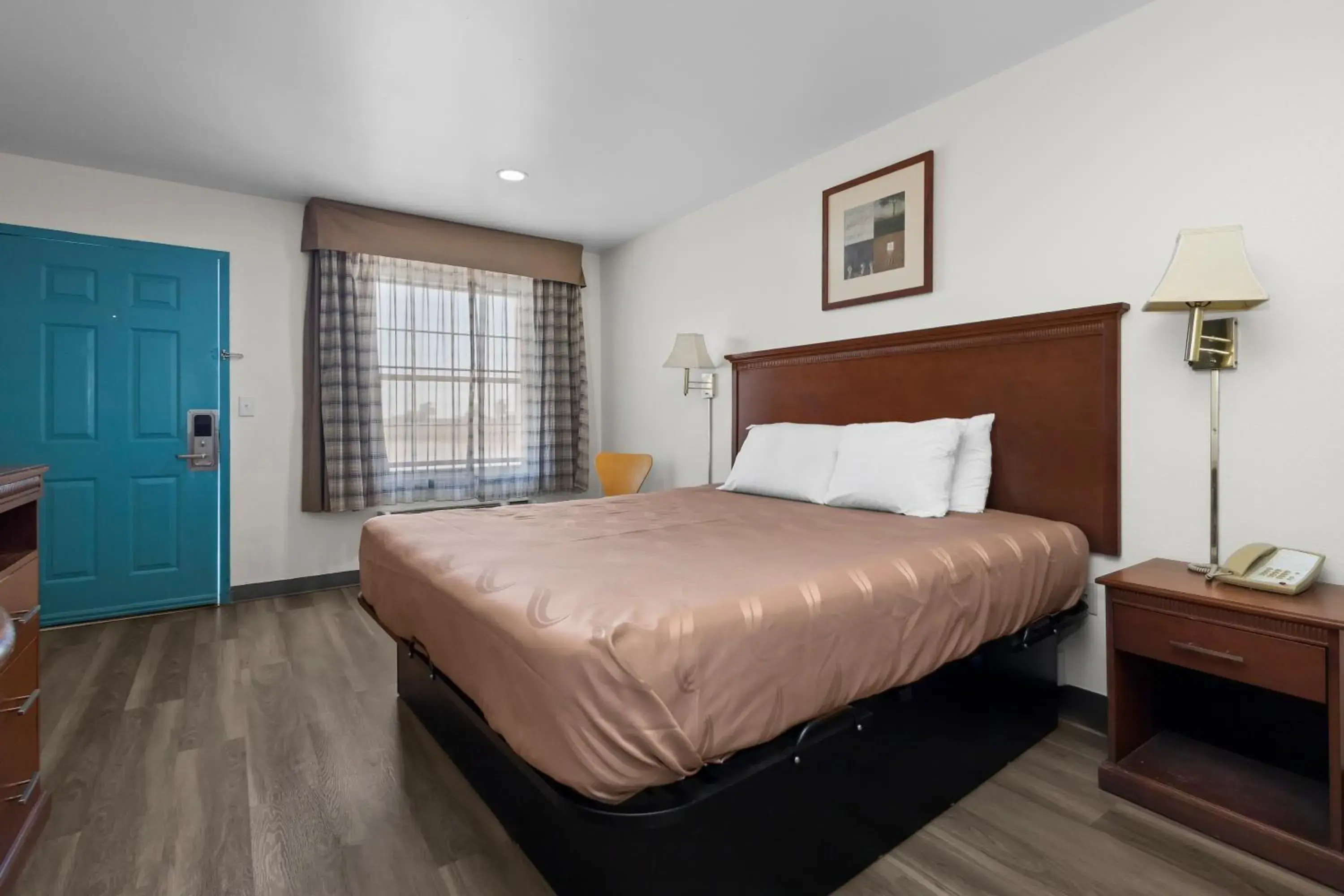 King Bed Non-Smoking in Capital O First Heritage Inn Rantoul IL I 57 King Bed Non-Smoking in Capital O First Heritage Inn Rantoul IL I 57