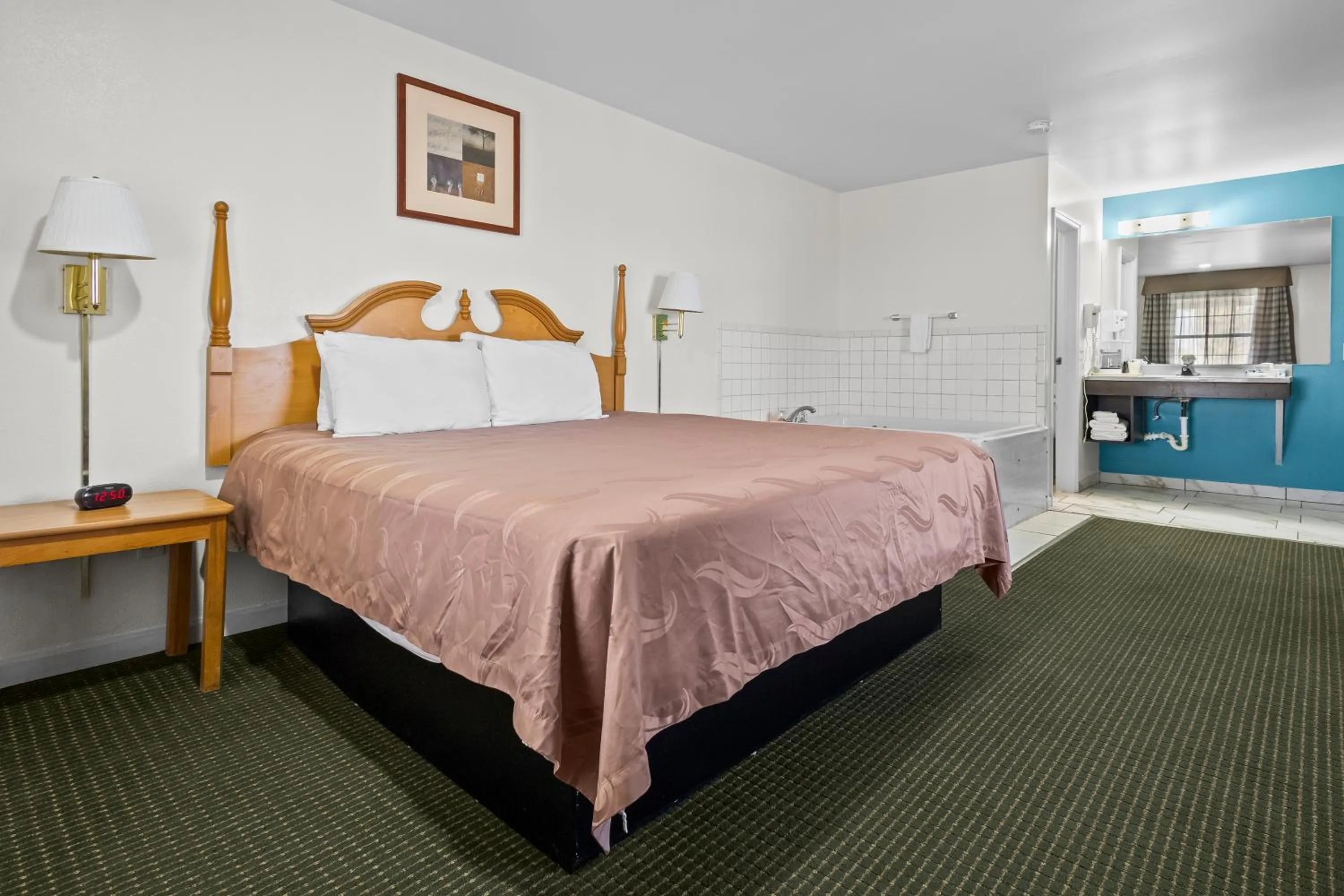 Bedroom, Bed in Capital O First Heritage Inn Rantoul IL I 57