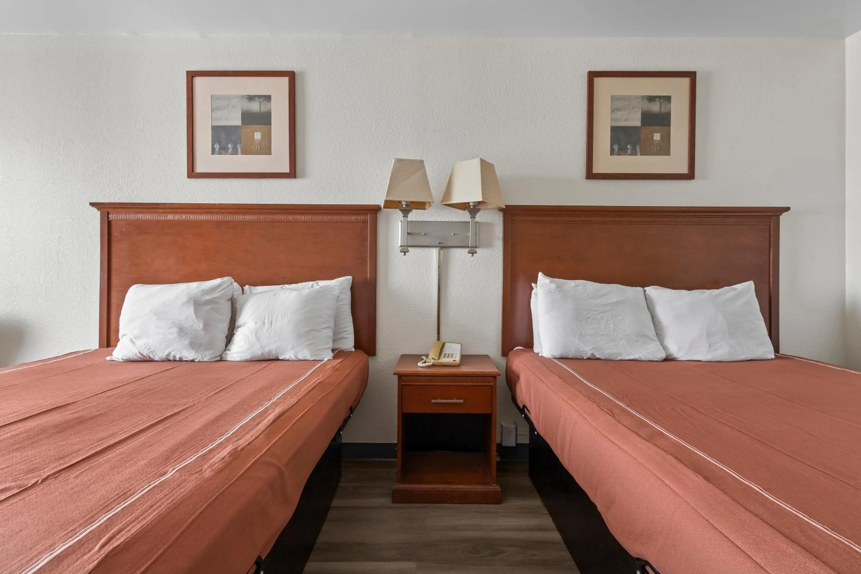 Bedroom, Bed in Capital O First Heritage Inn Rantoul IL I 57