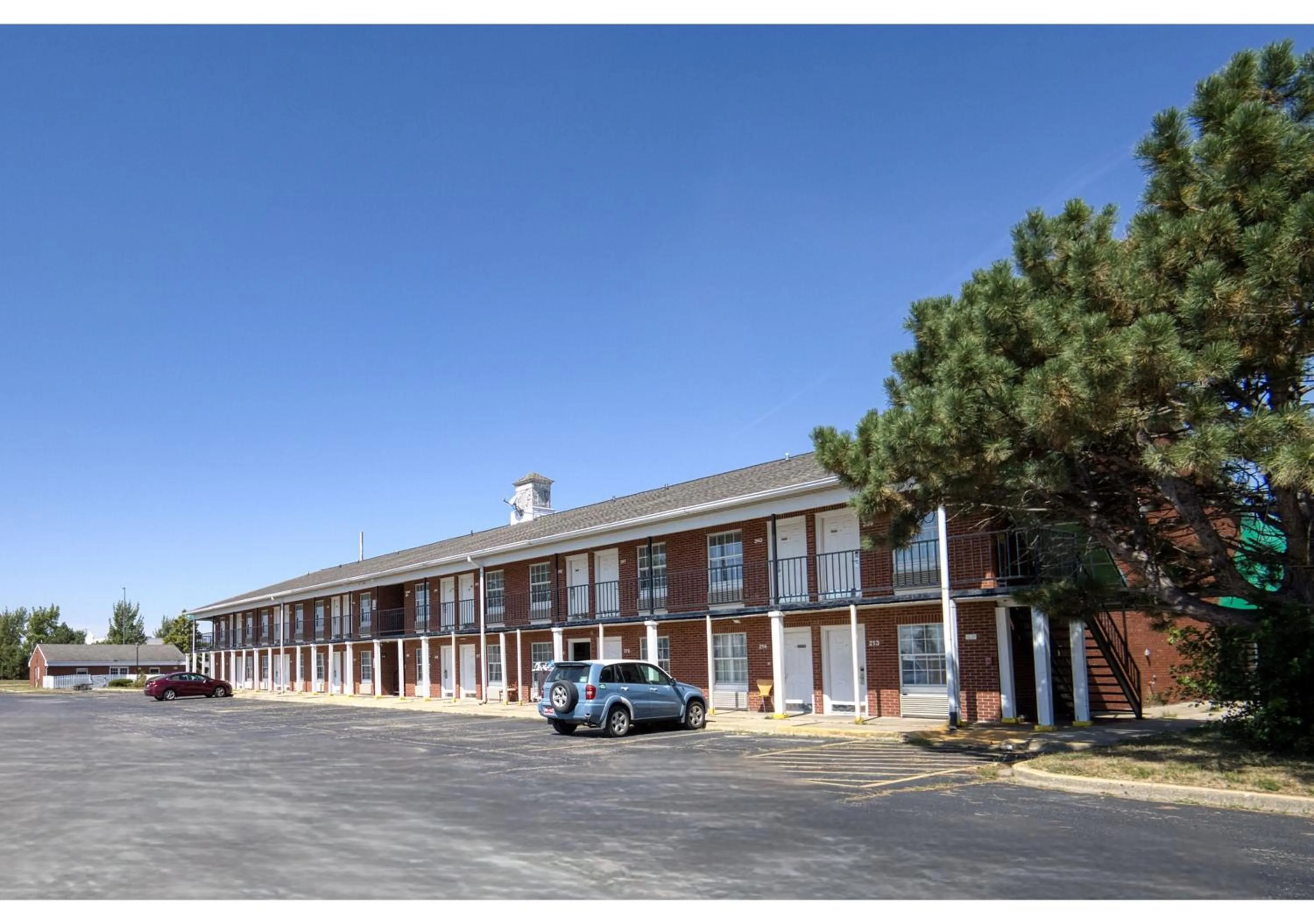 Parking in Capital O First Heritage Inn Rantoul IL I 57