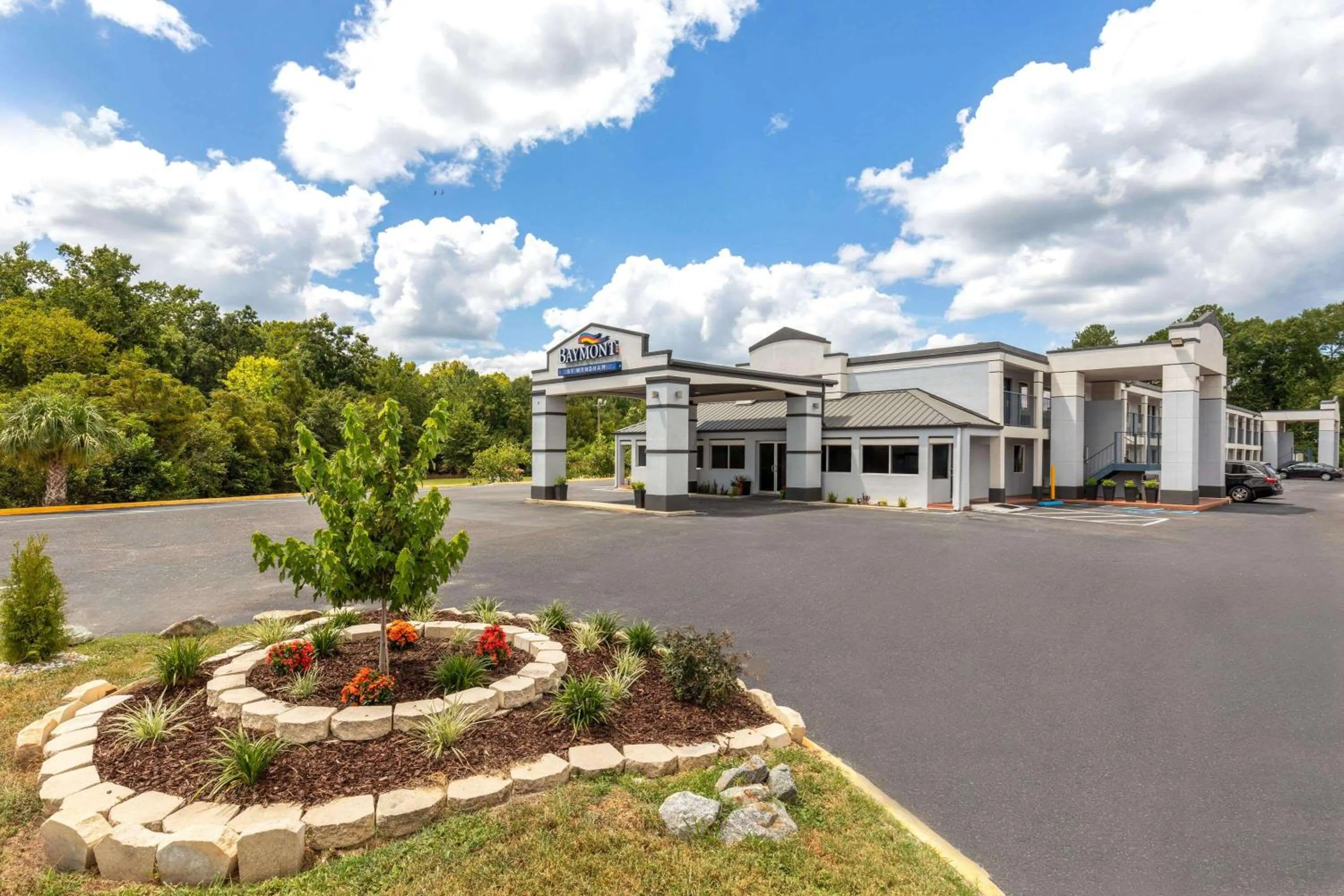 Property building in Baymont by Wyndham Dothan