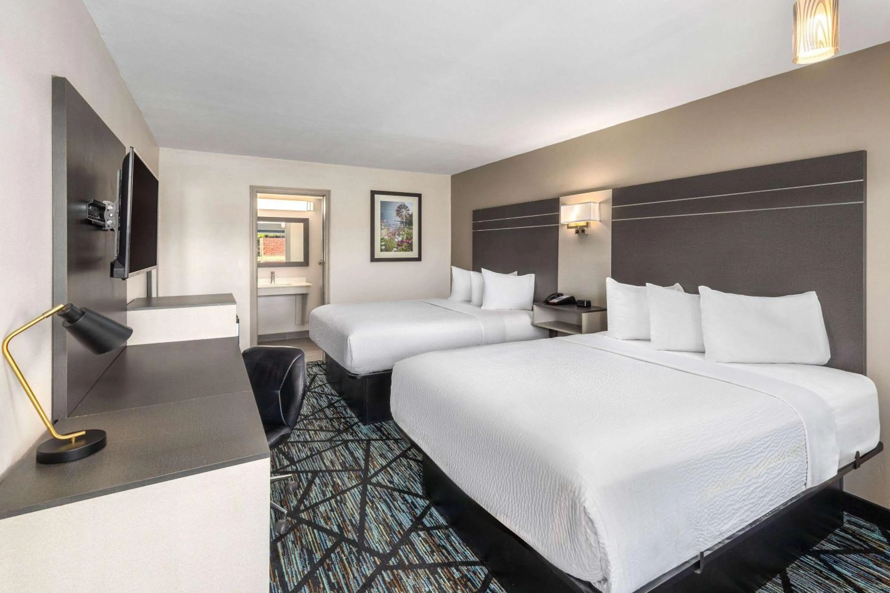 Photo of the whole room, Bed in Baymont by Wyndham Dothan