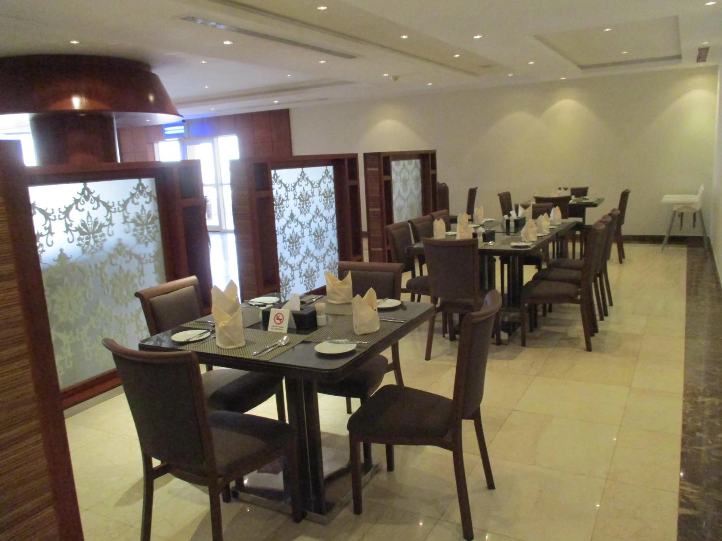 Restaurant/places to eat in Executives Hotel - Azizia