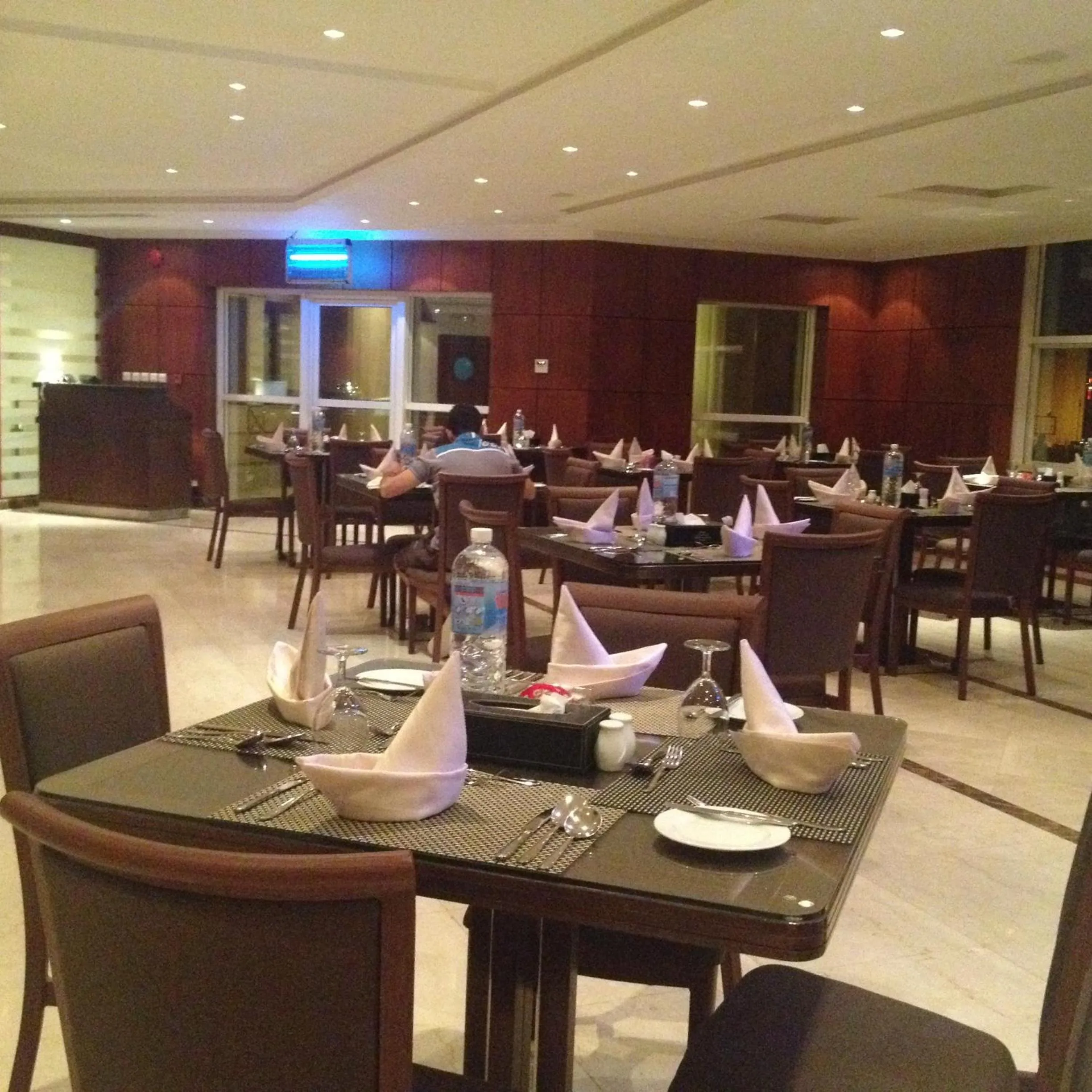 Restaurant/places to eat in Executives Hotel - Azizia
