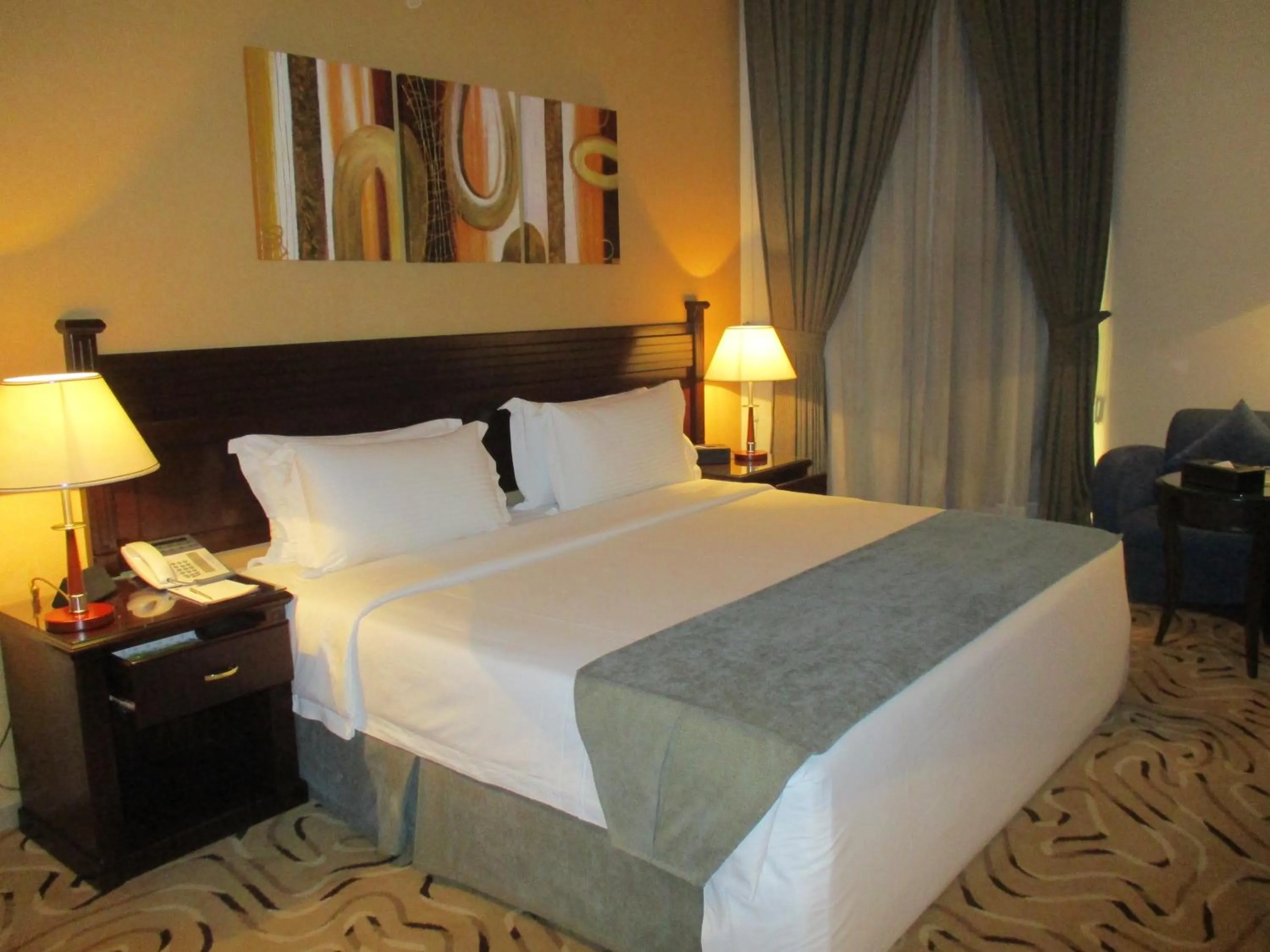 Bedroom, Bed in Executives Hotel - Azizia