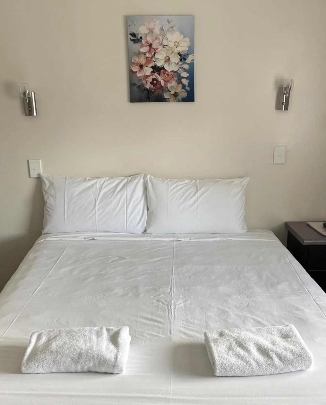 Bed in Devonwood Motel