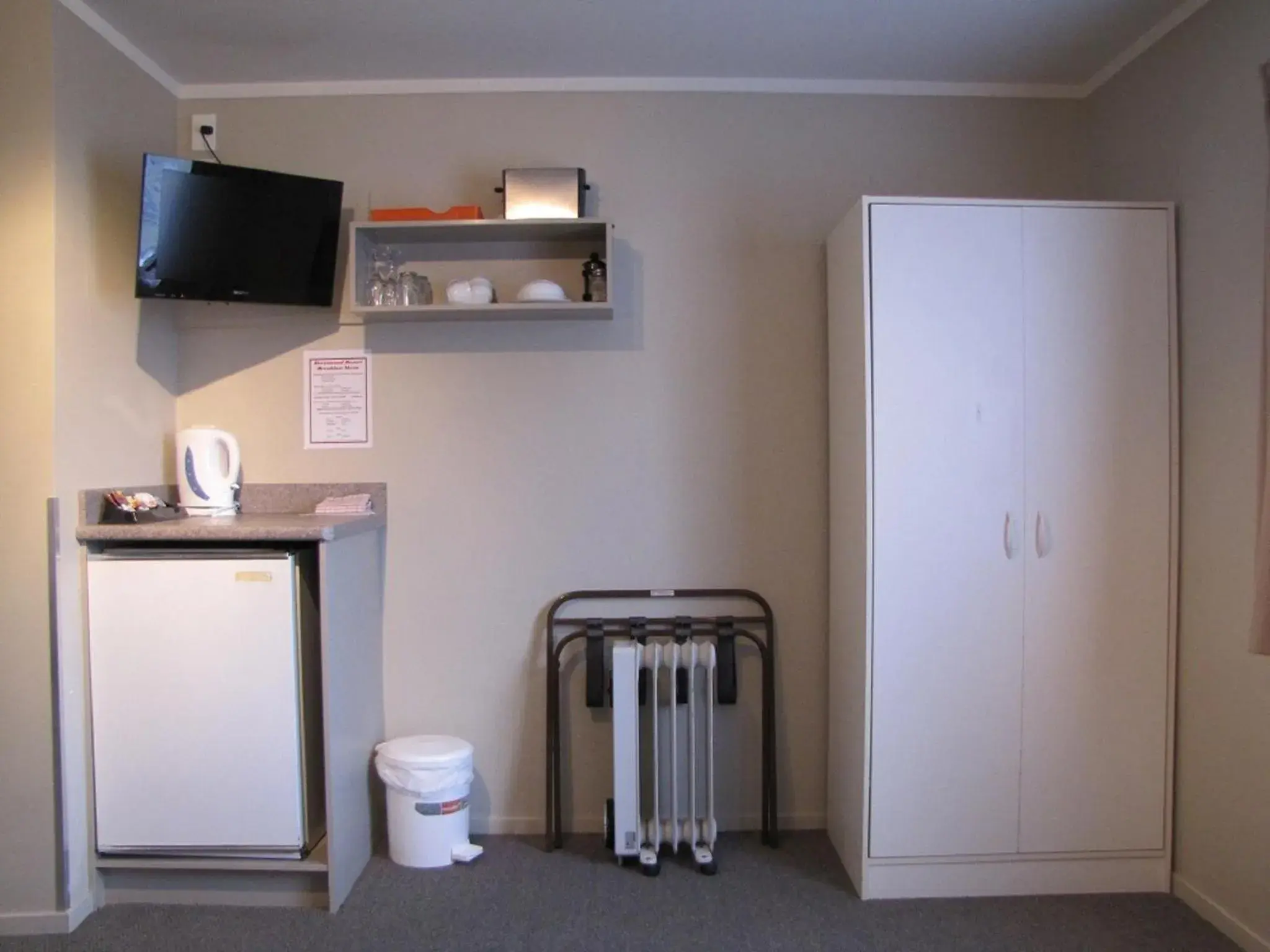 Budget Twin Room in Devonwood Motel Budget Twin Room in Devonwood Motel