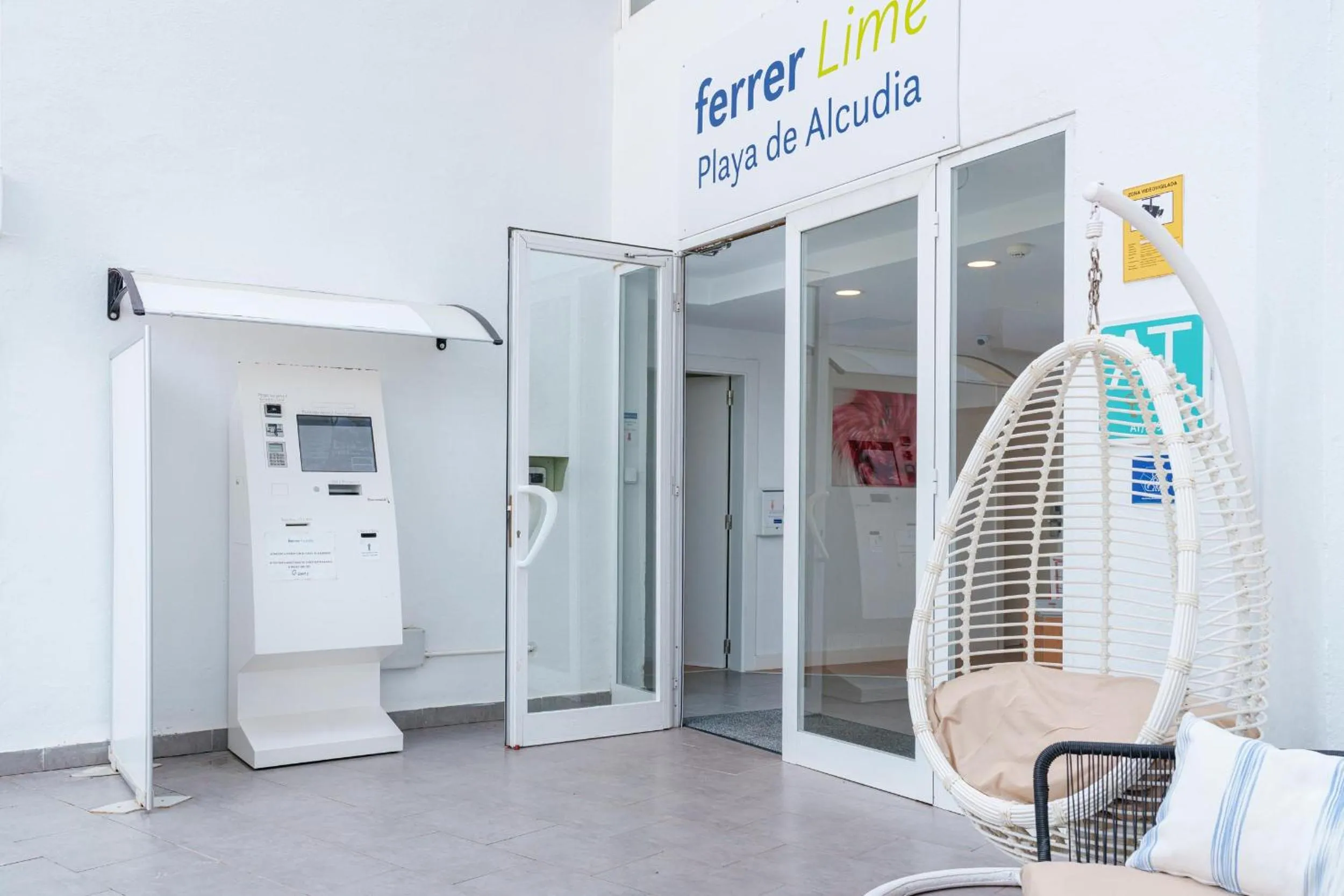 Lobby or reception in Apartamentos Ferrer Lime Playa de Alcudia