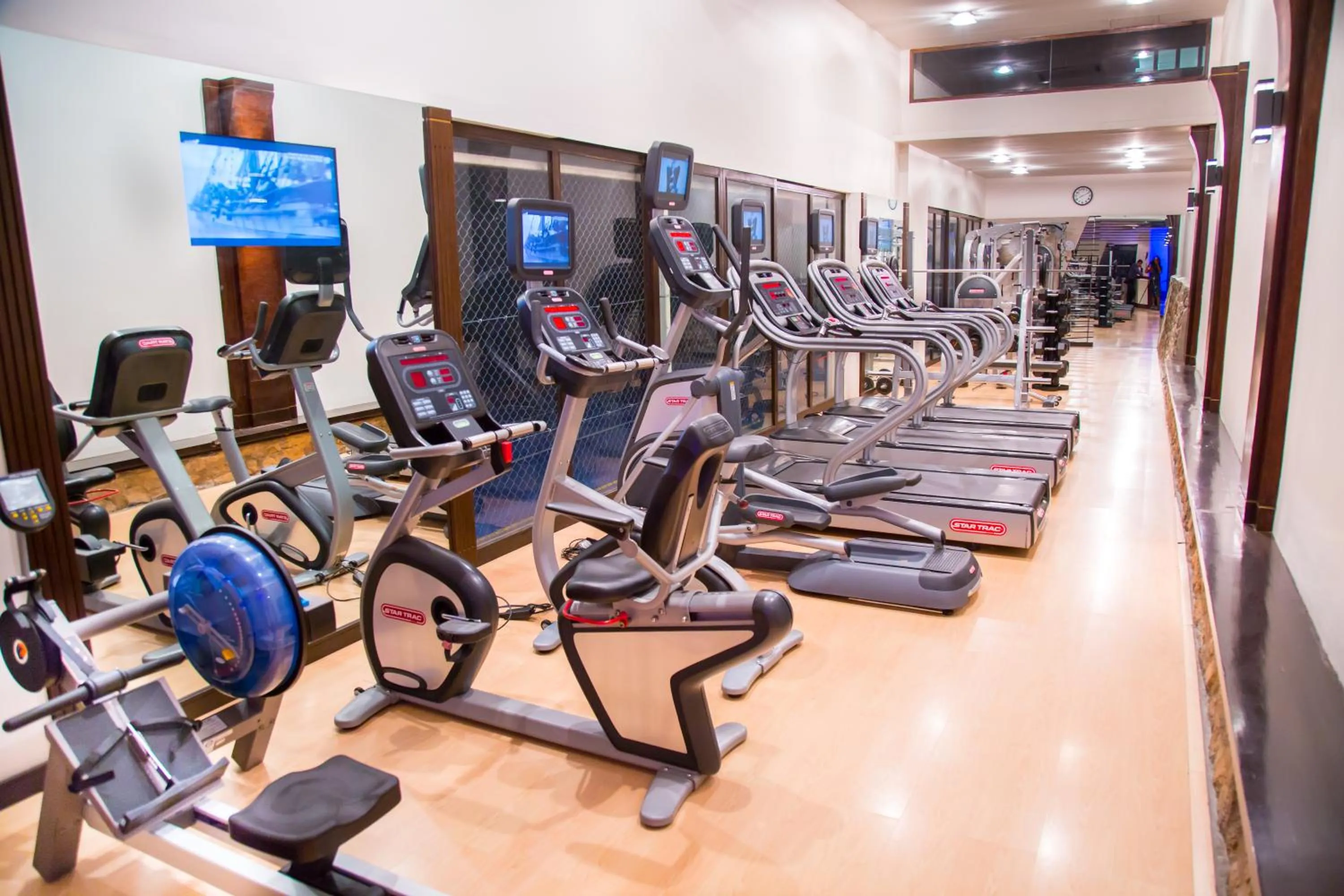 Fitness centre/facilities in Lamana Hotel
