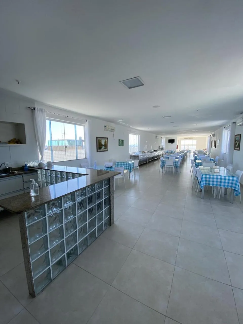 Restaurant/places to eat in Hotel Real