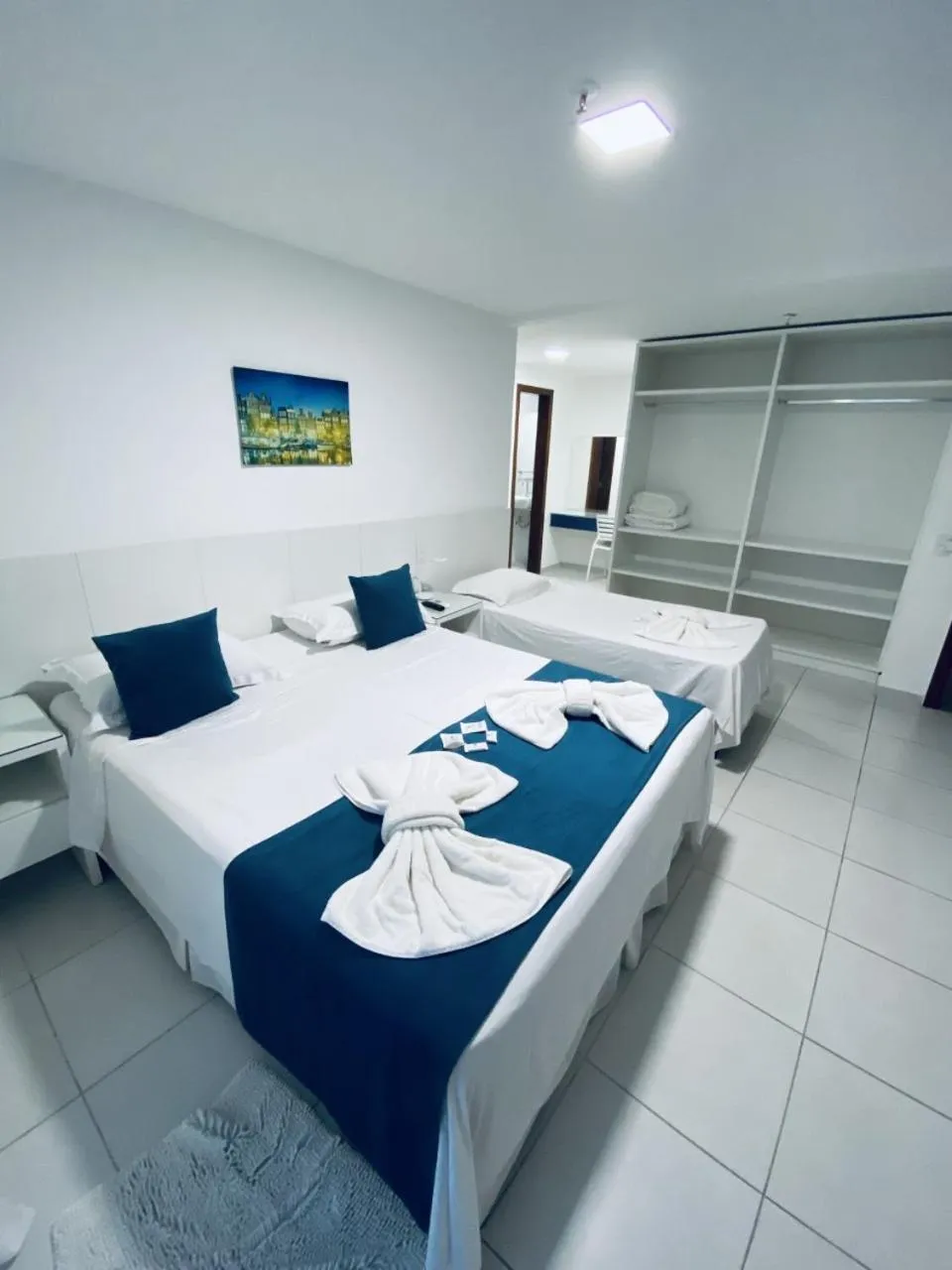 Photo of the whole room, Bed in Hotel Real