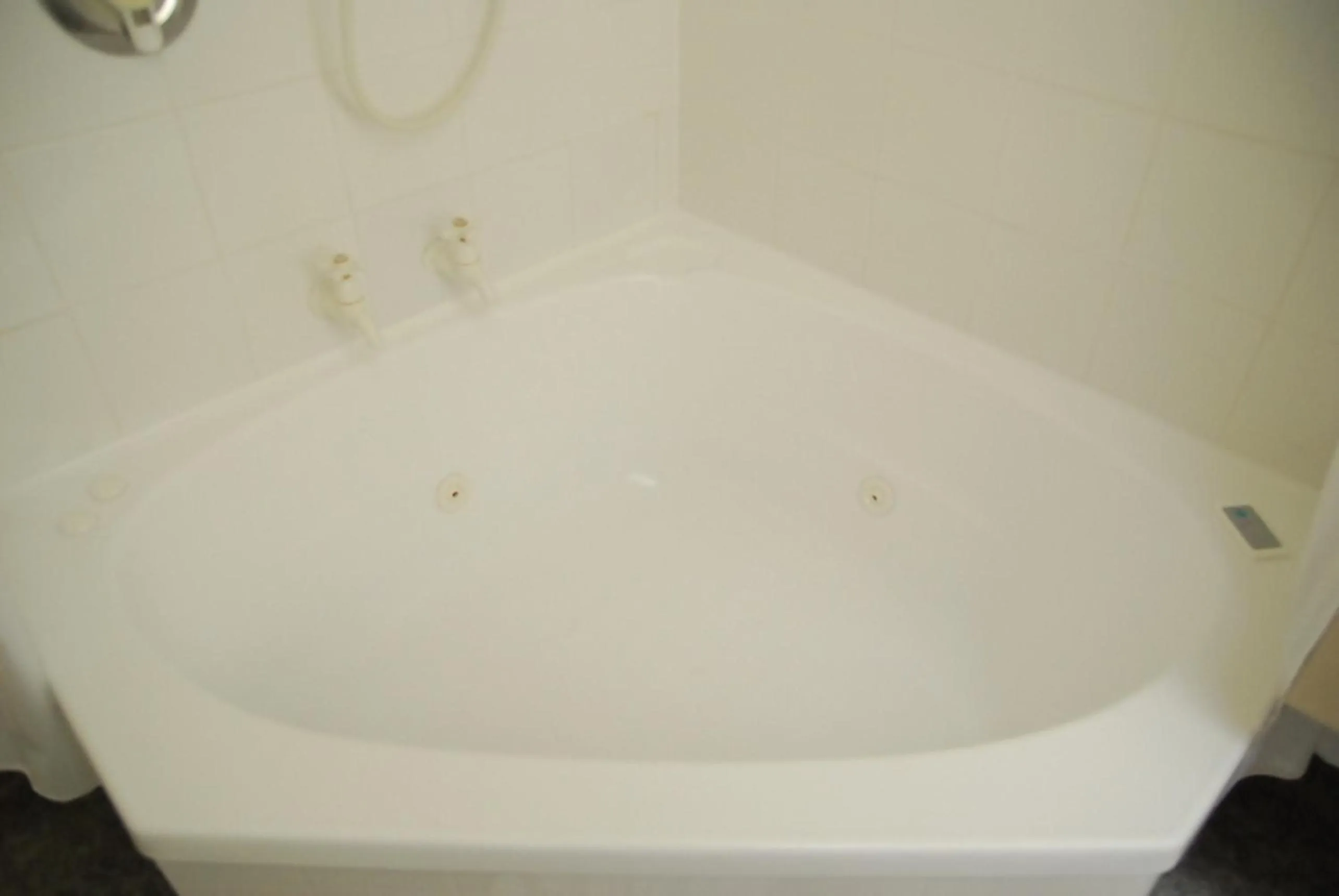 Bathroom in Rosewood Court Motel