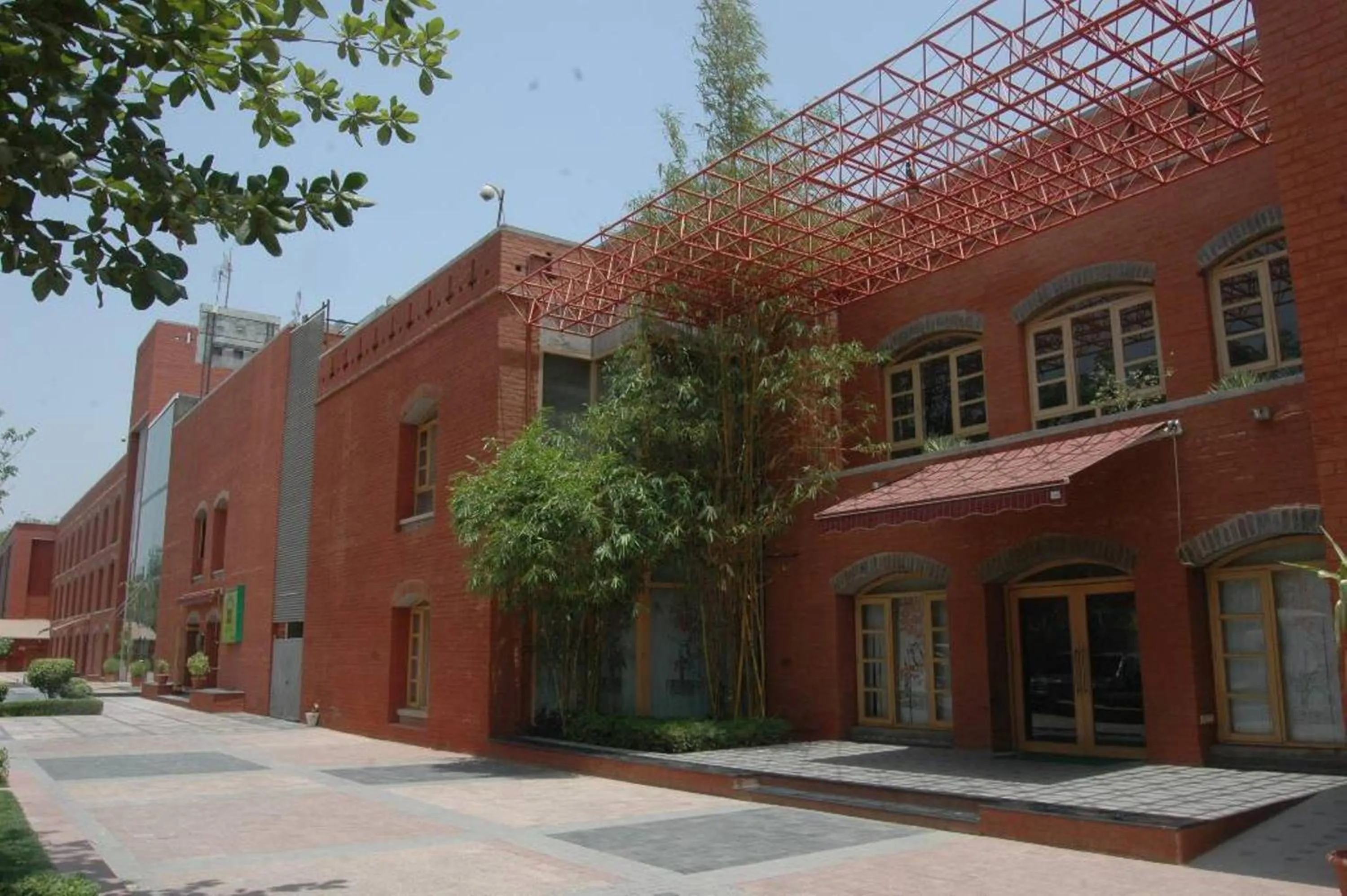 Facade/entrance in Cambay Sapphire, Gandhinagar