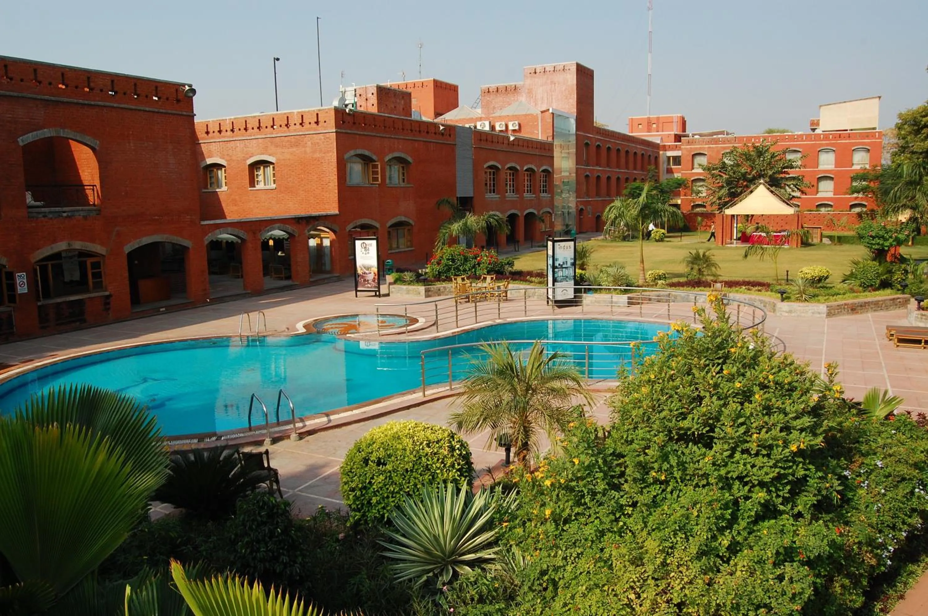 Area and facilities in Cambay Sapphire, Gandhinagar