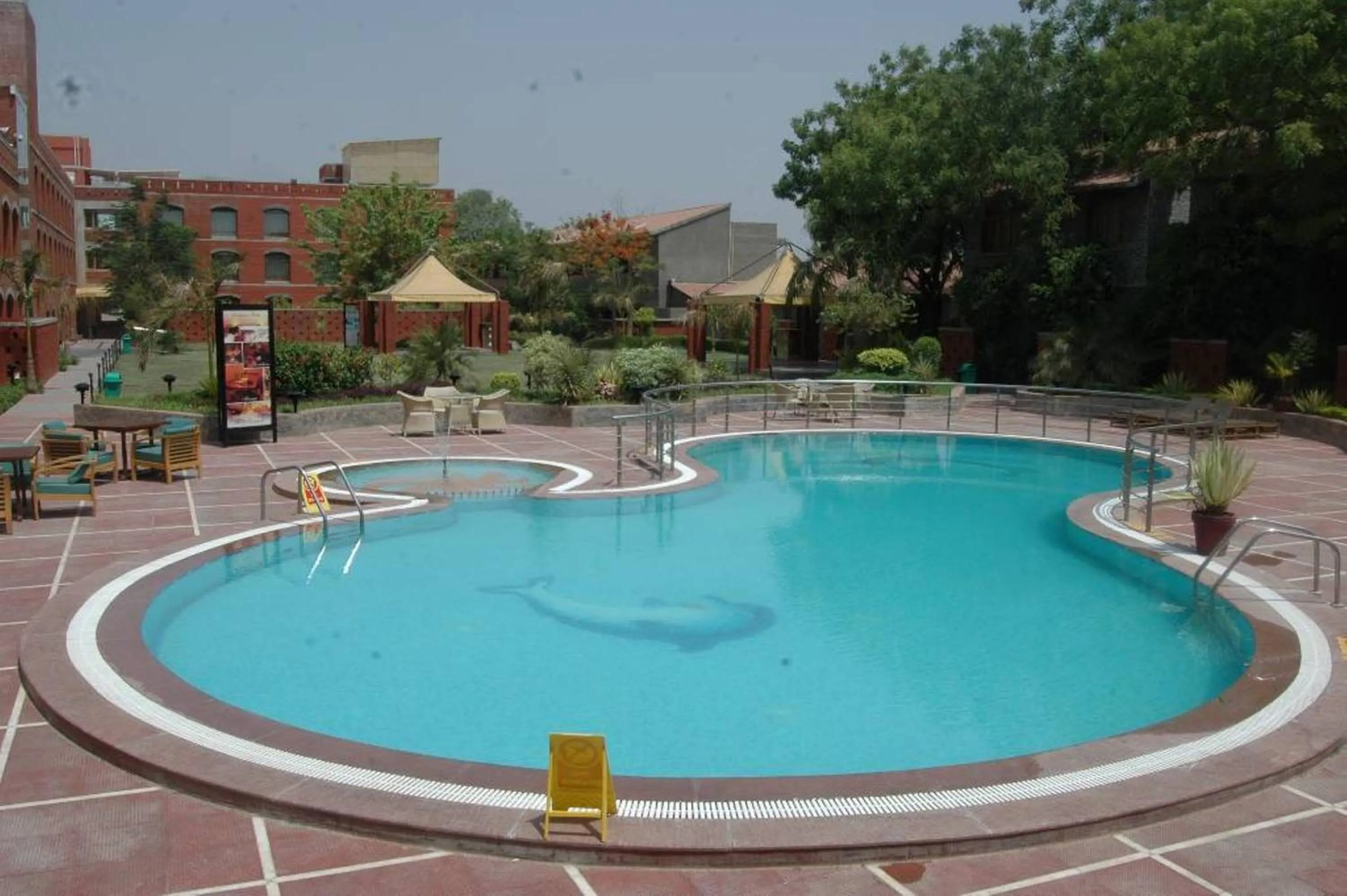 Swimming pool in Cambay Sapphire, Gandhinagar