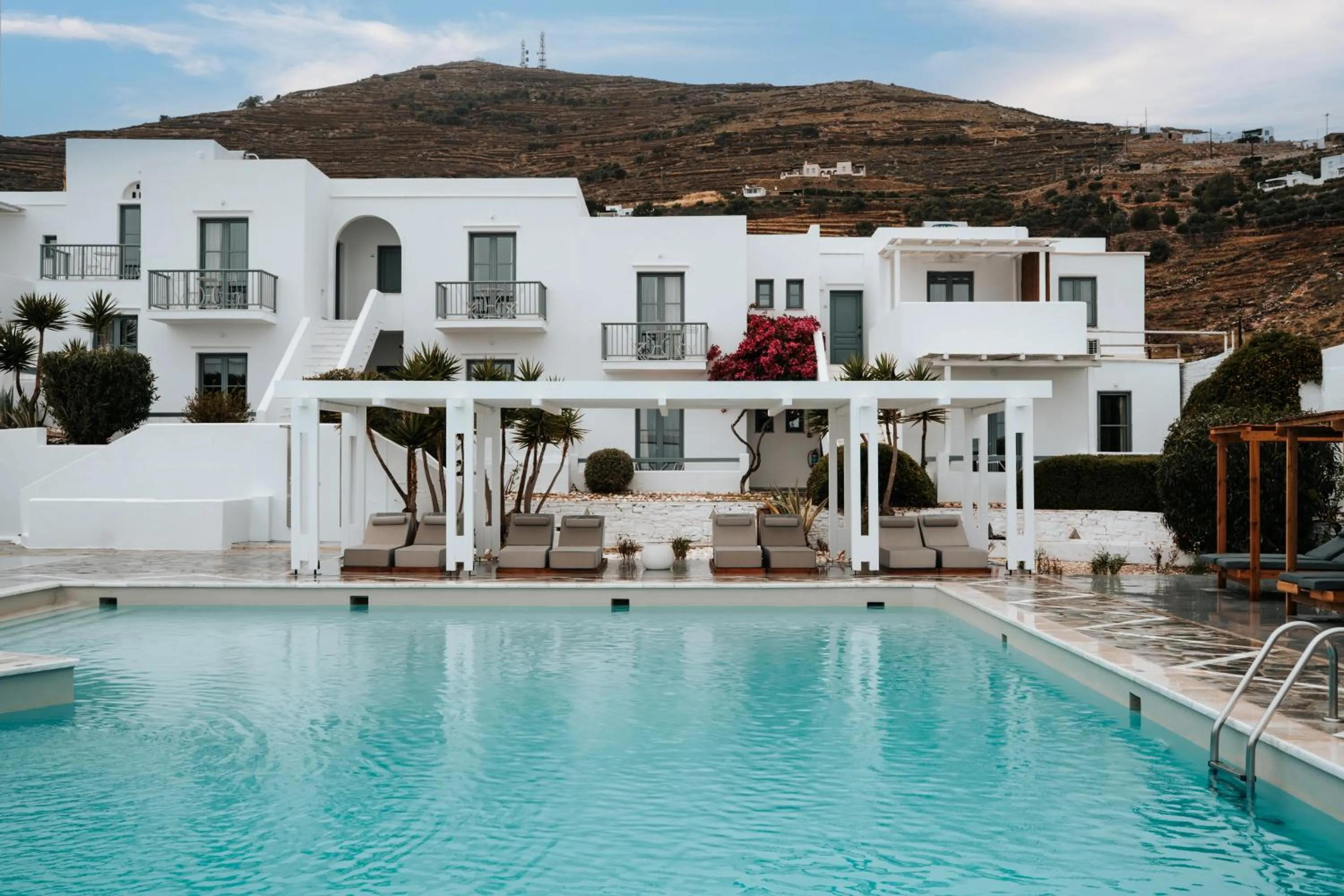 Property building in Mr. and Mrs. White Tinos