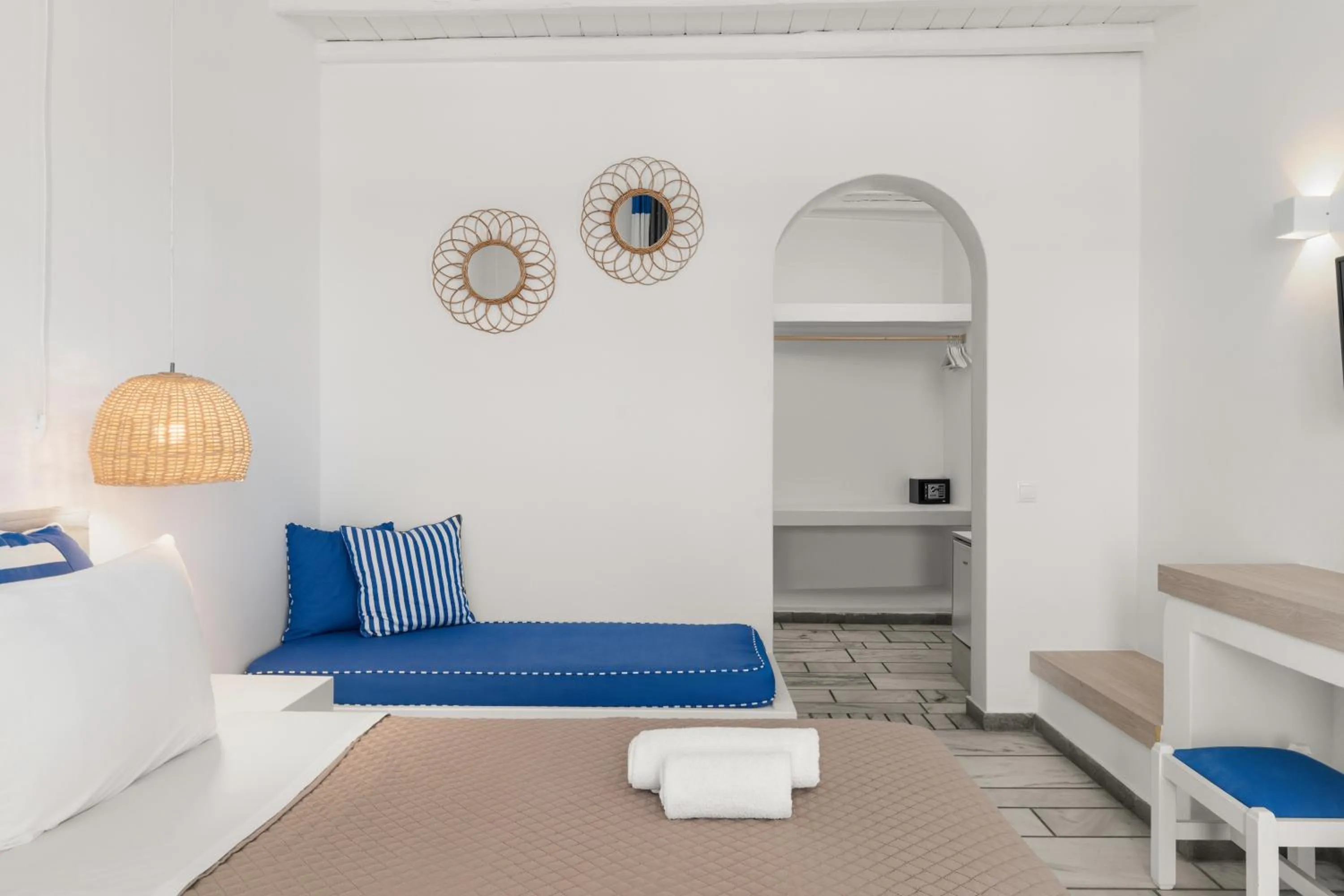 Bedroom, Bed in Mr. and Mrs. White Tinos