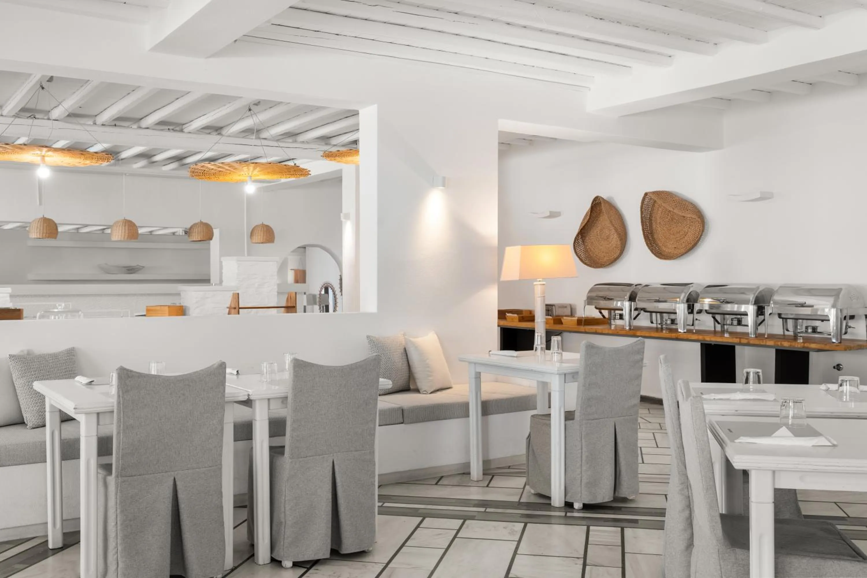 Restaurant/places to eat in Mr. and Mrs. White Tinos