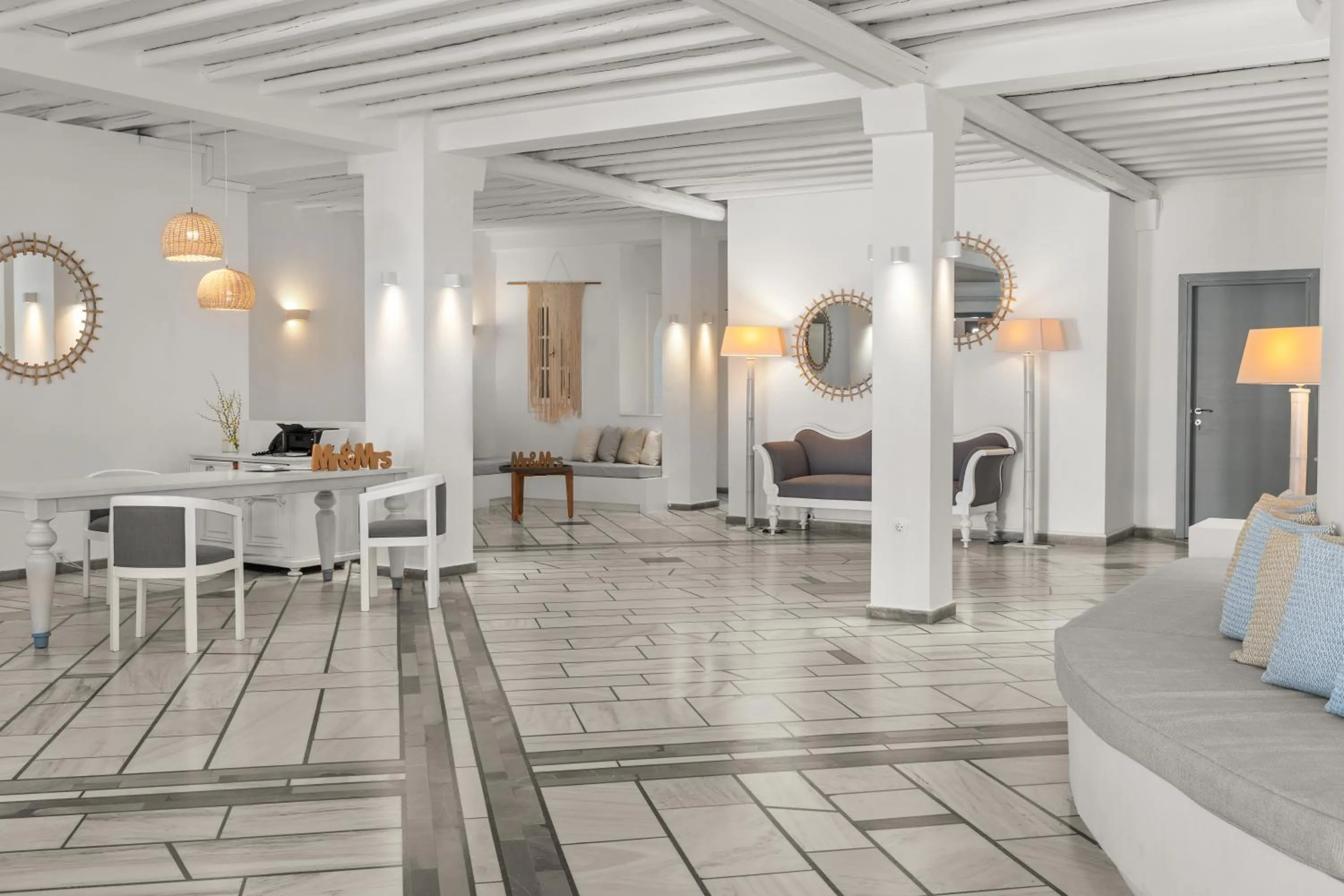 Lobby or reception in Mr. and Mrs. White Tinos