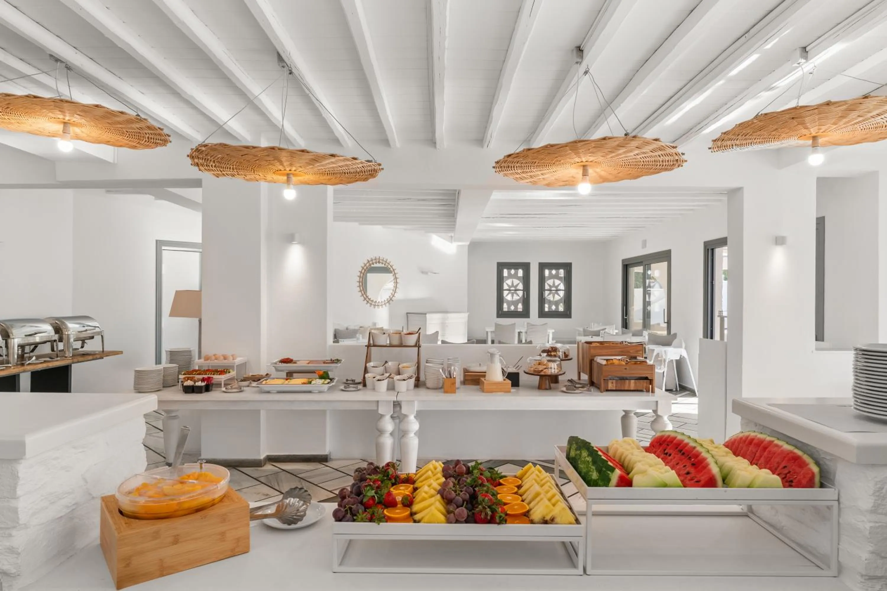 Restaurant/places to eat in Mr. and Mrs. White Tinos