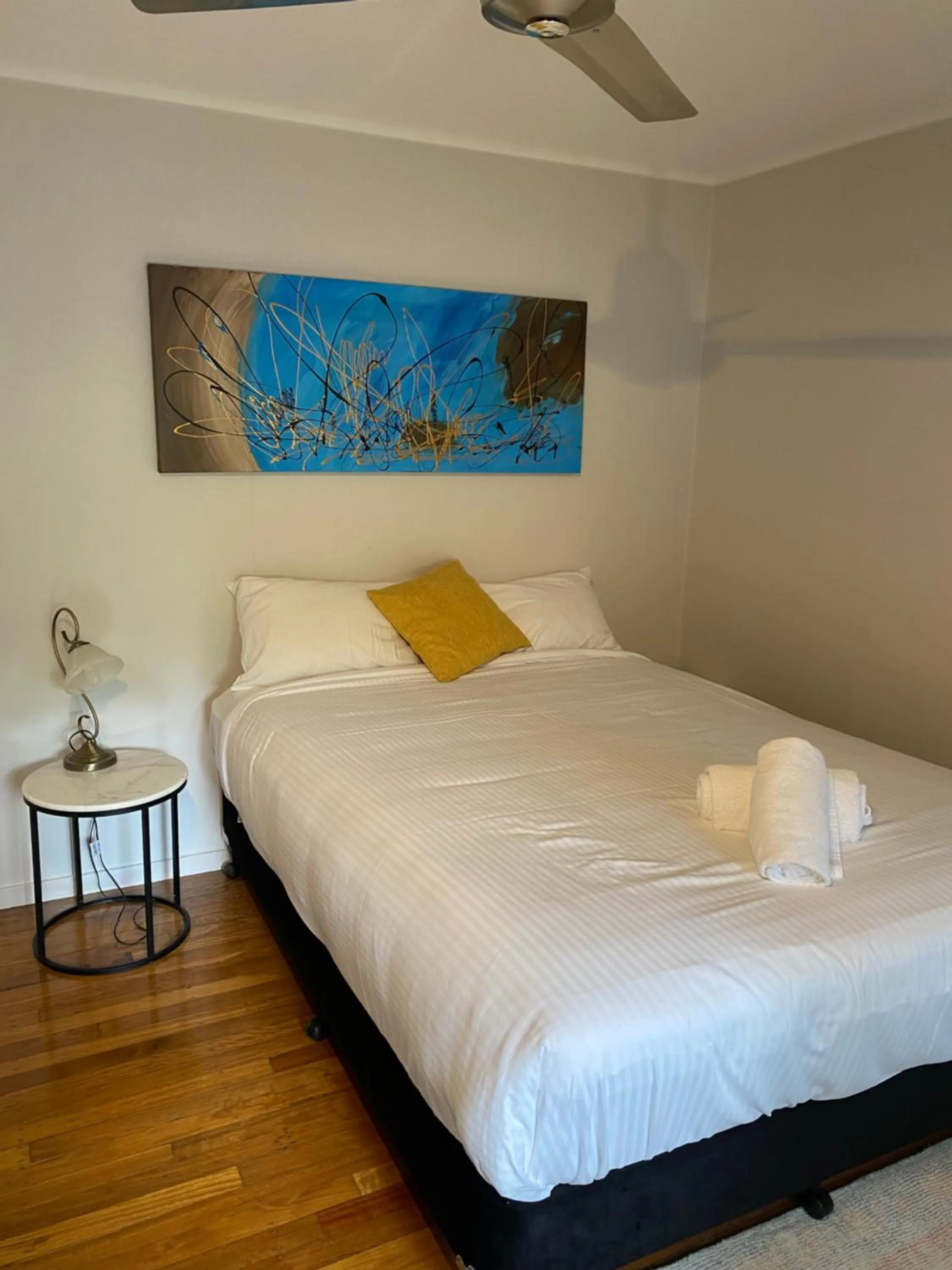 Bedroom, Bed in Clouds Mapleton