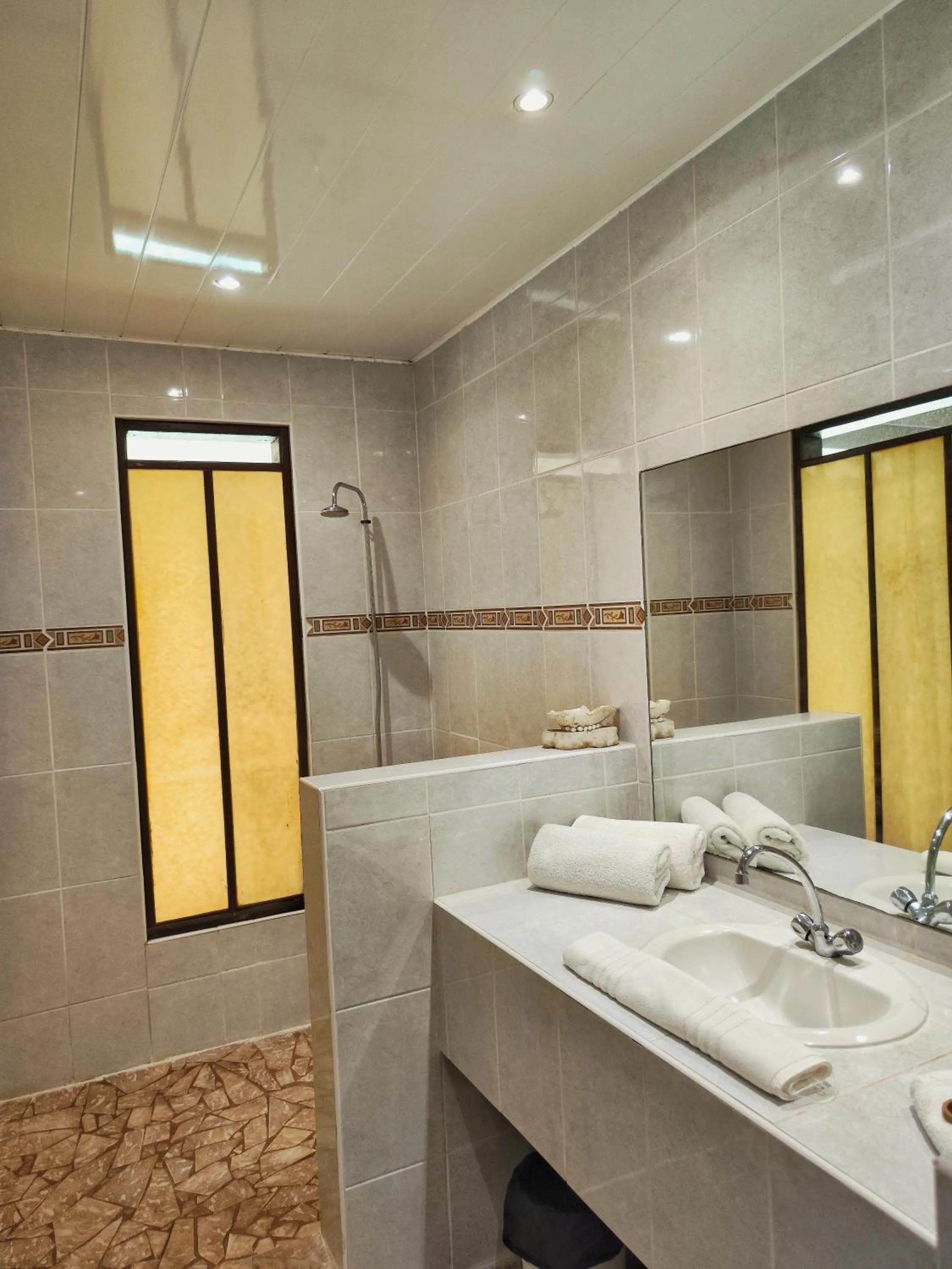 Bathroom in Hotel Kaveka