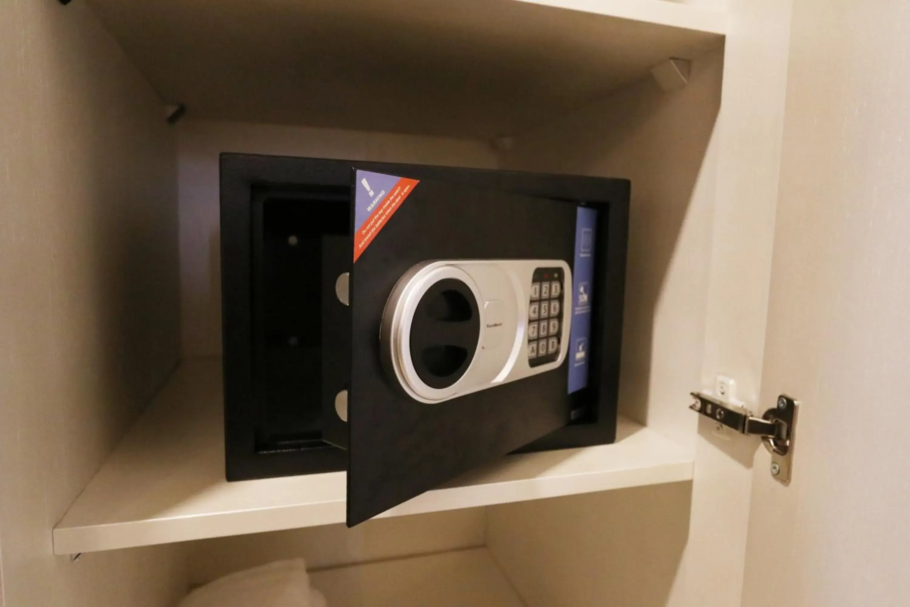 Economy Single Room in Beirut Hotel 1 Economy Single Room in Beirut Hotel 1