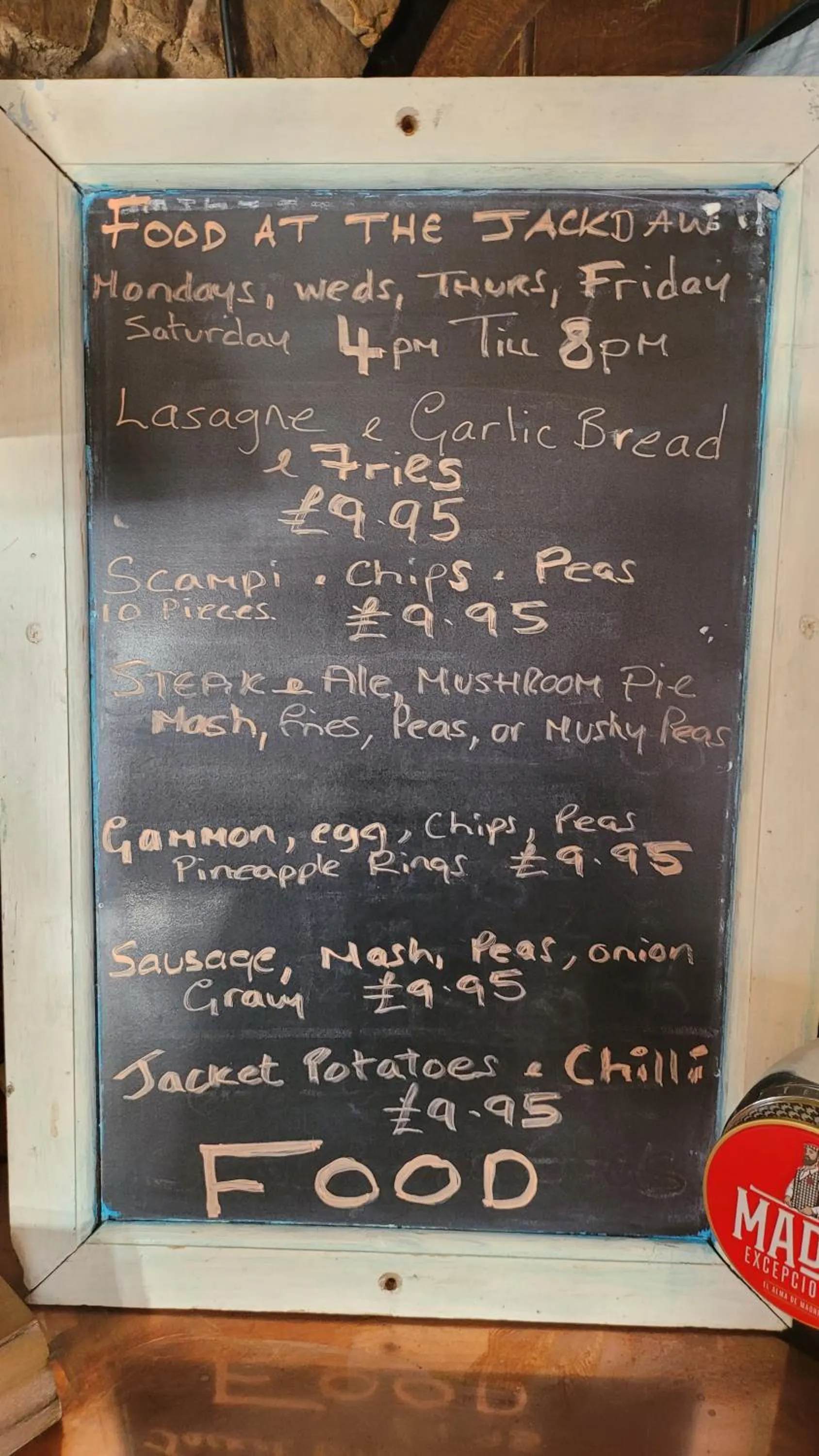 the jackdaw pub SELF CATERING STATIC CARAVAN free breakfast supplied