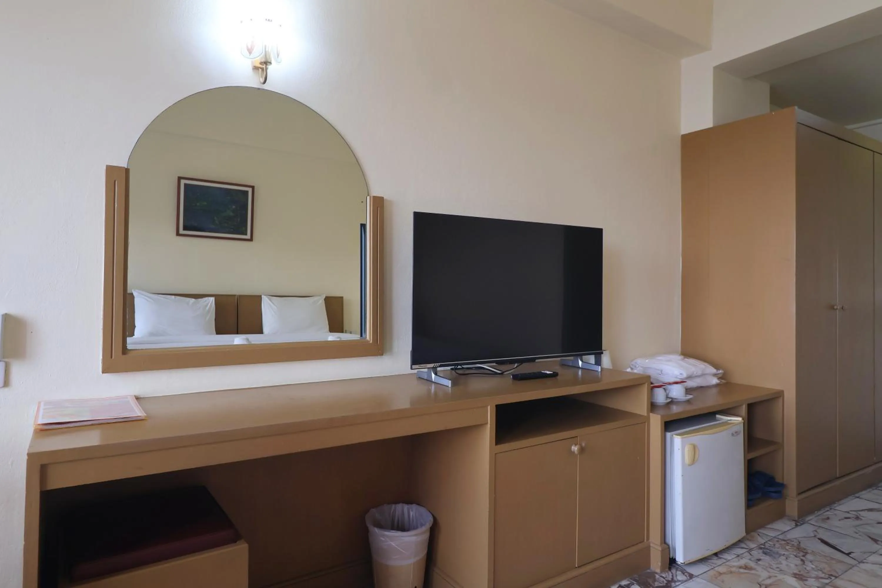 TV and multimedia in Nonthaburi Palace Hotel