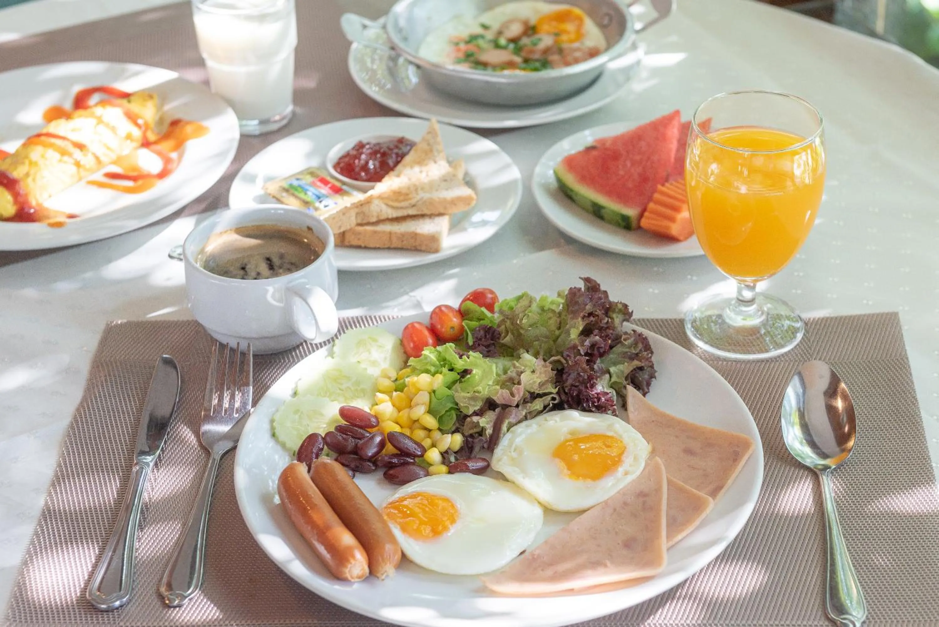 Food in Nonthaburi Palace Hotel