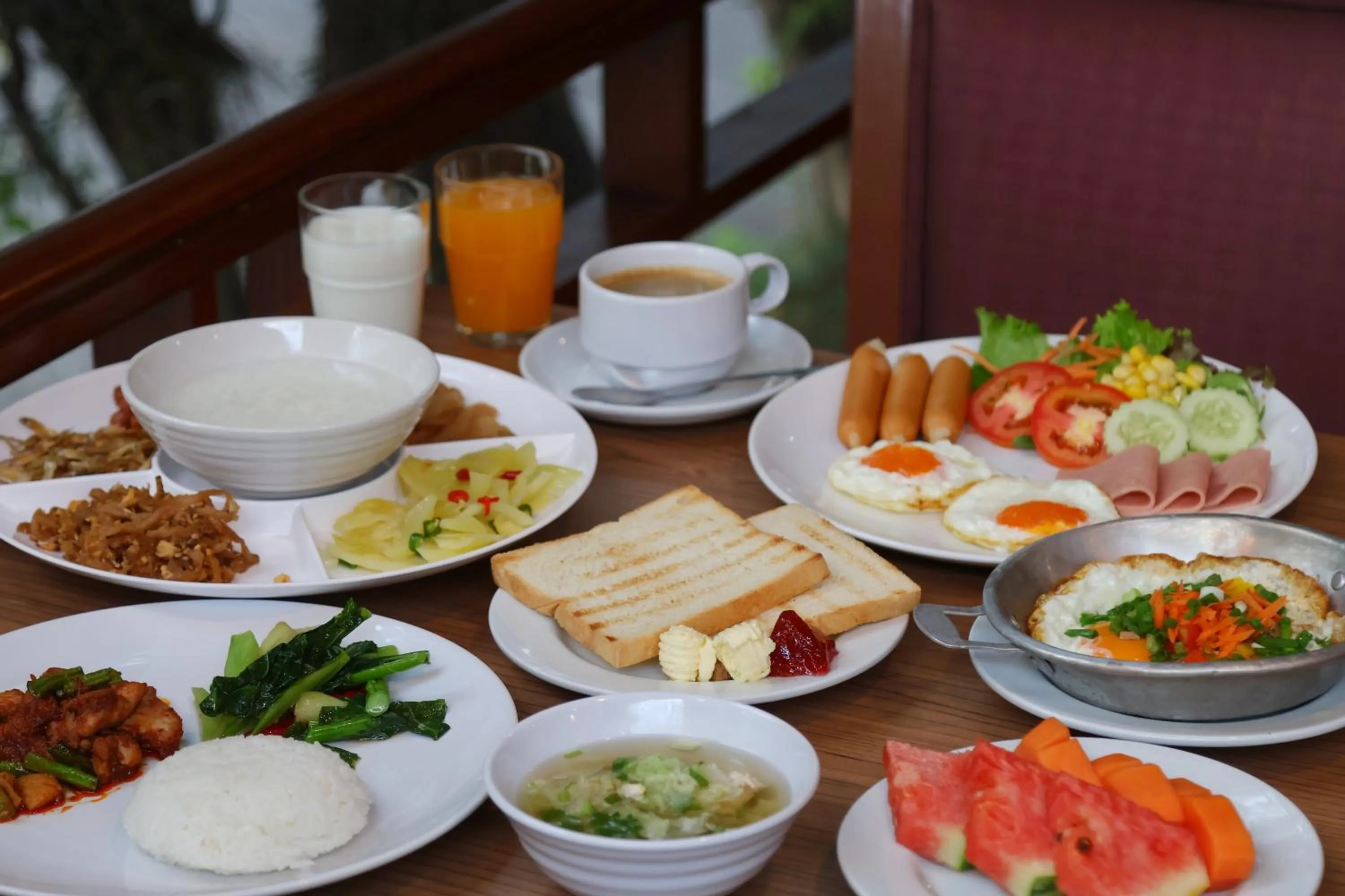 Breakfast in Nonthaburi Palace Hotel