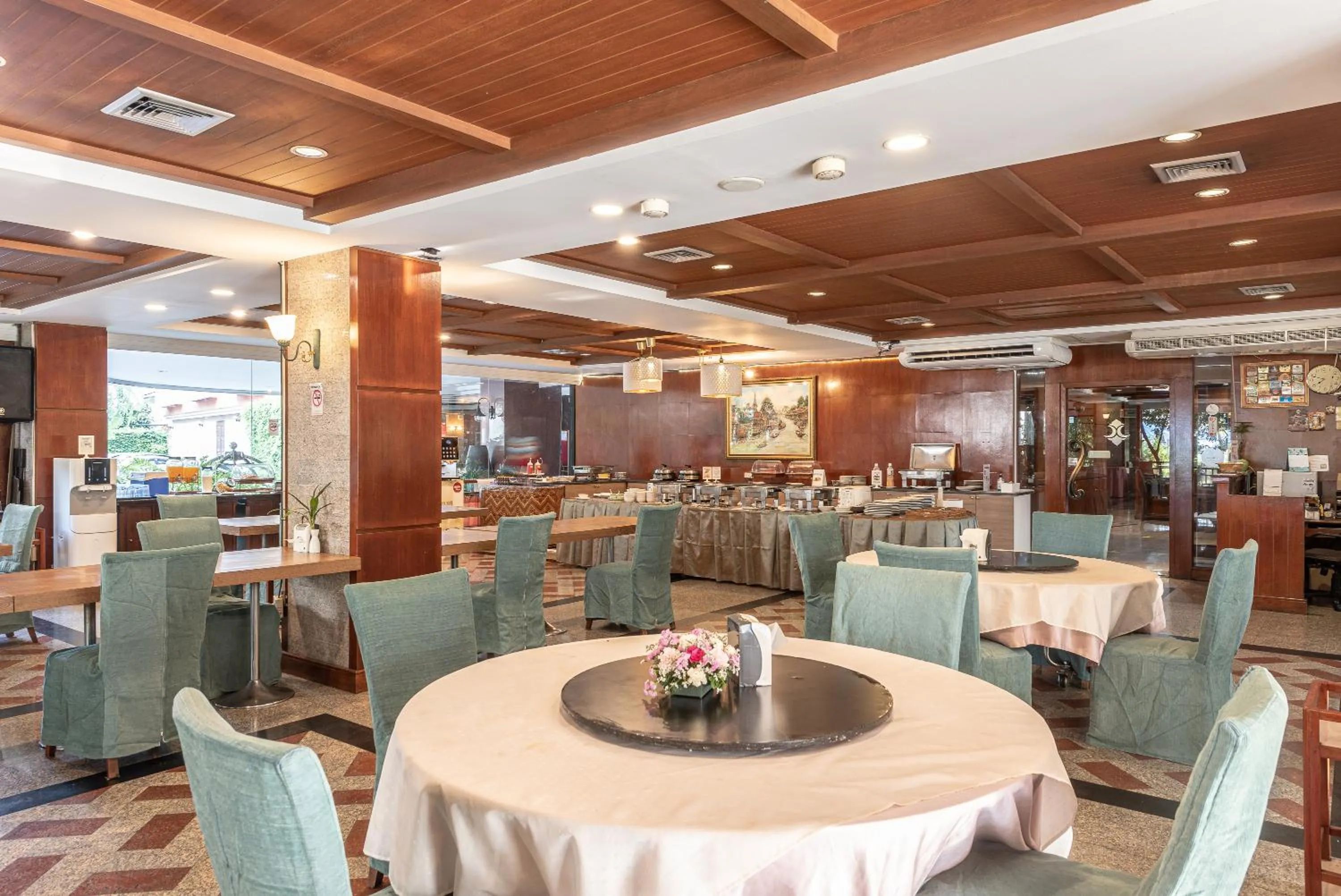 Restaurant/places to eat in Nonthaburi Palace Hotel