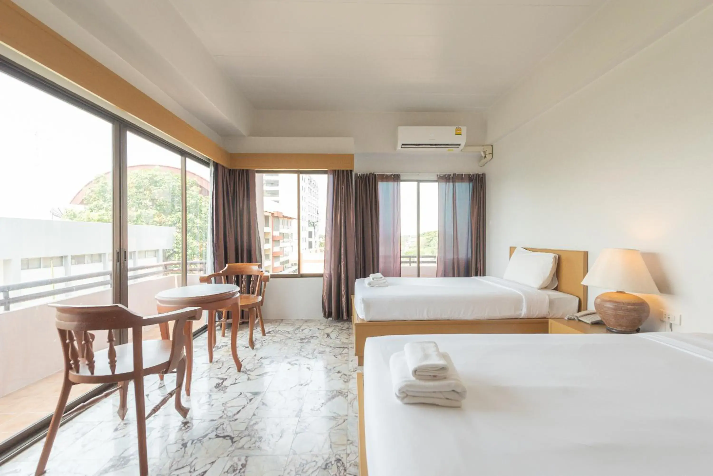 Superior Twin Room in Nonthaburi Palace Hotel Superior Twin Room in Nonthaburi Palace Hotel