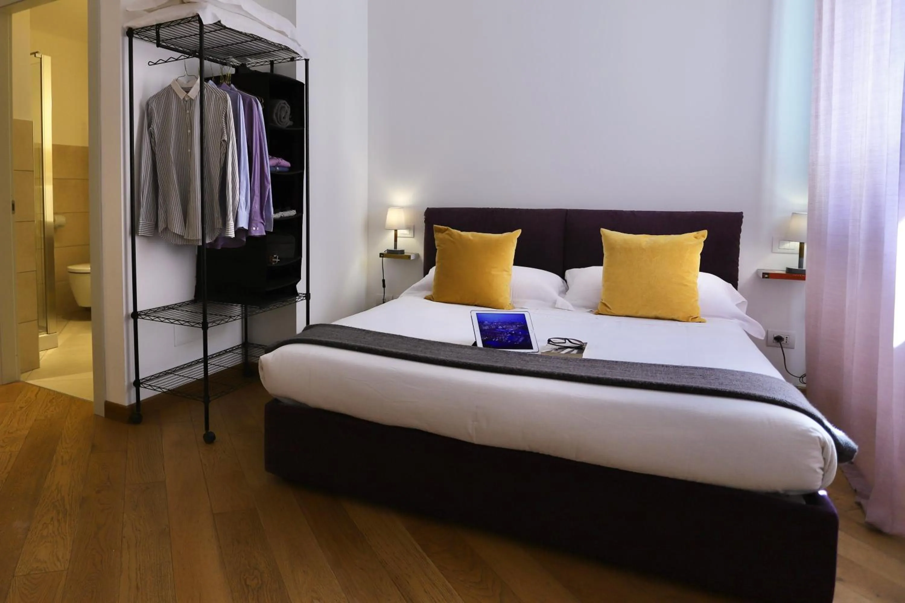 Bedroom, Bed in Palazzina B - Contemporary Studio