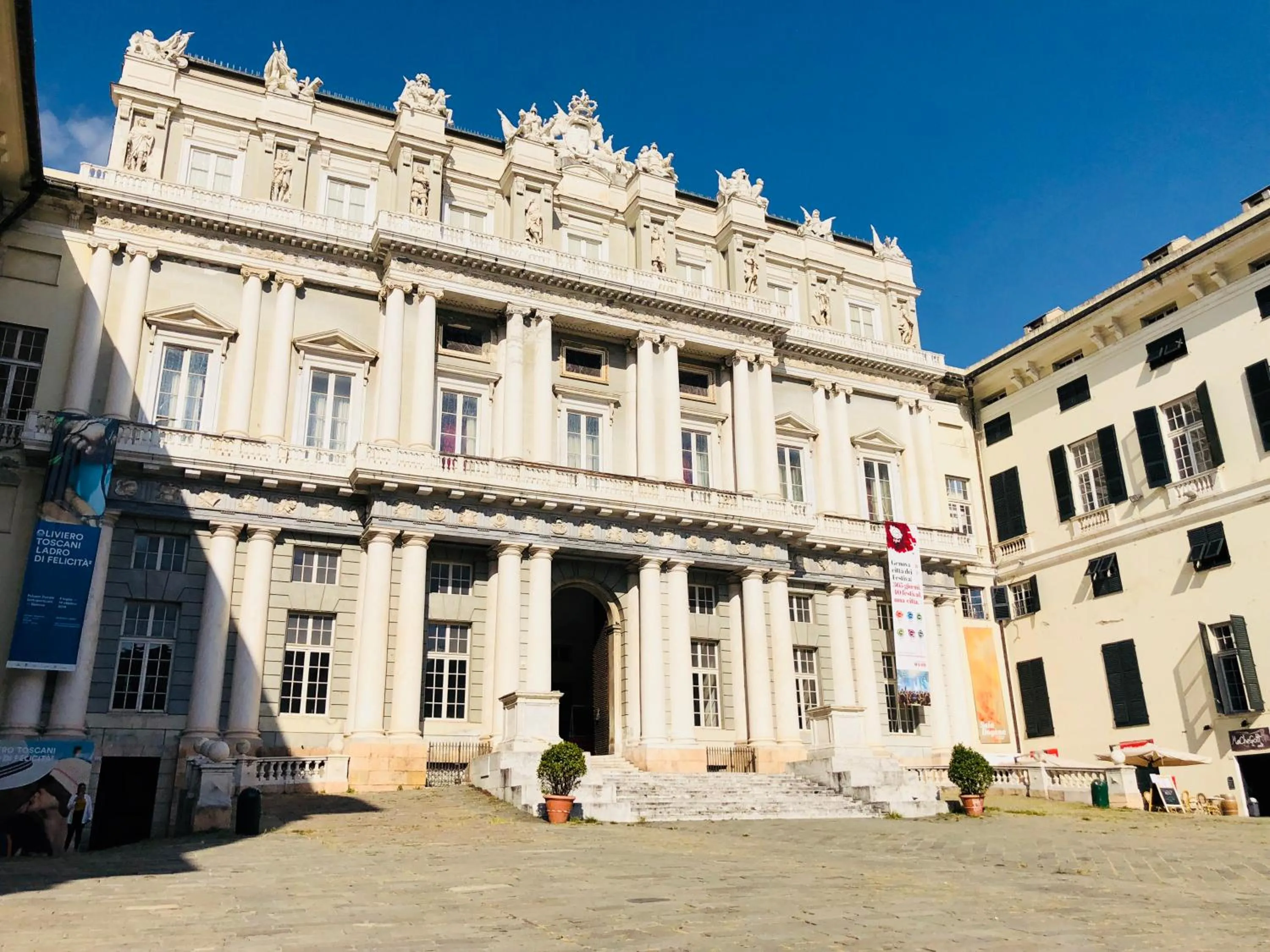 Location in Palazzina B - Contemporary Studio