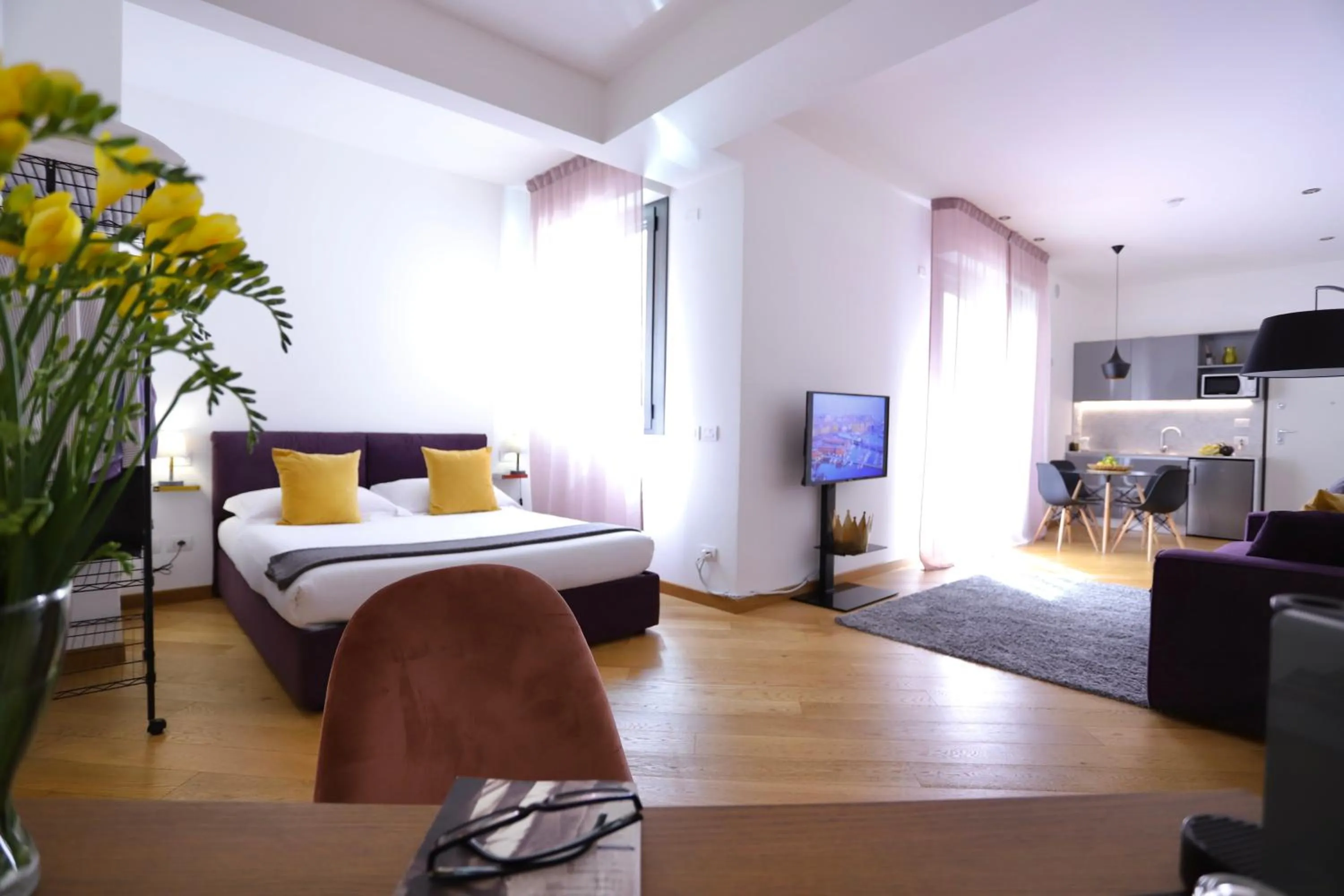 Living room, Bed in Palazzina B - Contemporary Studio