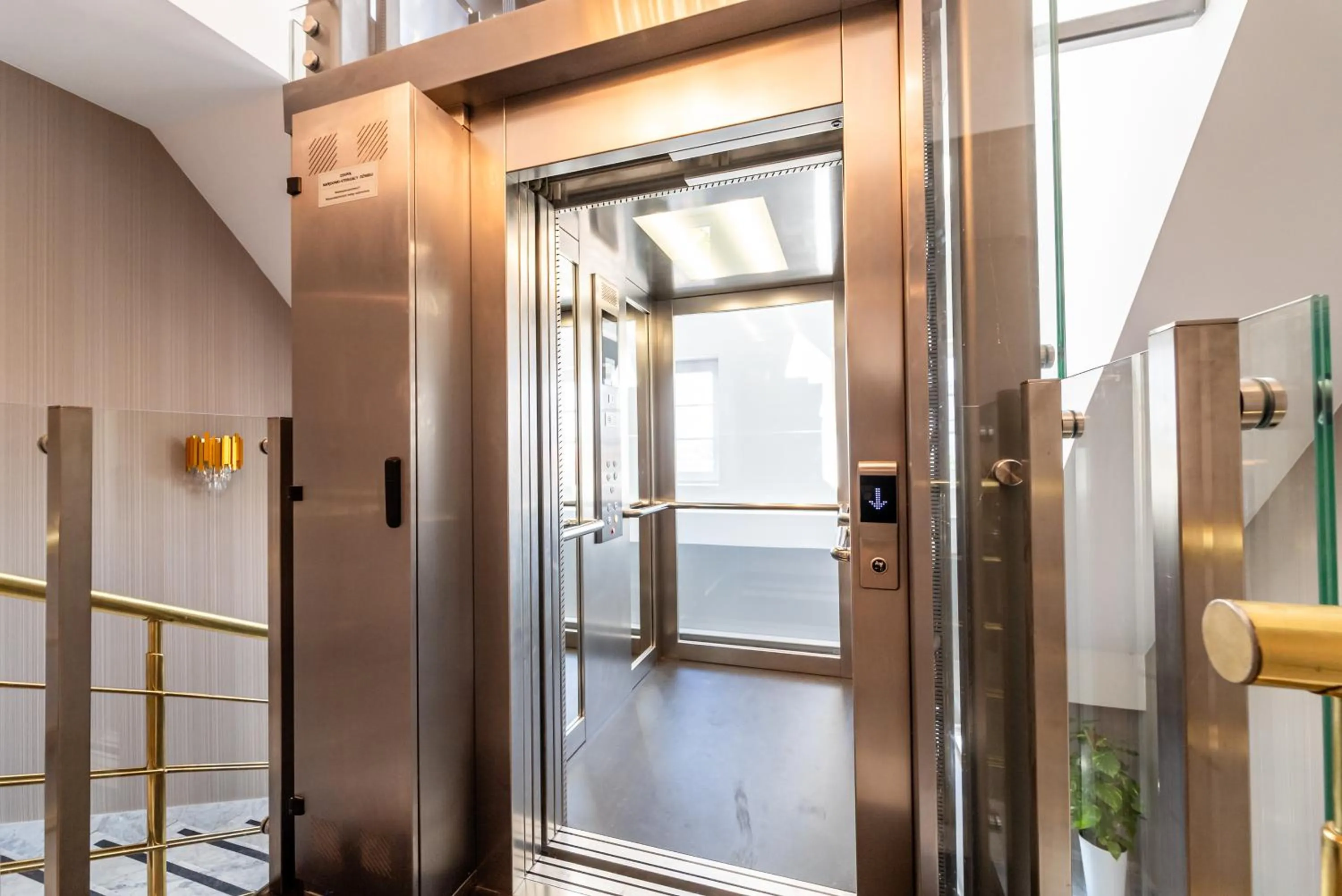 elevator in Hotel Piast