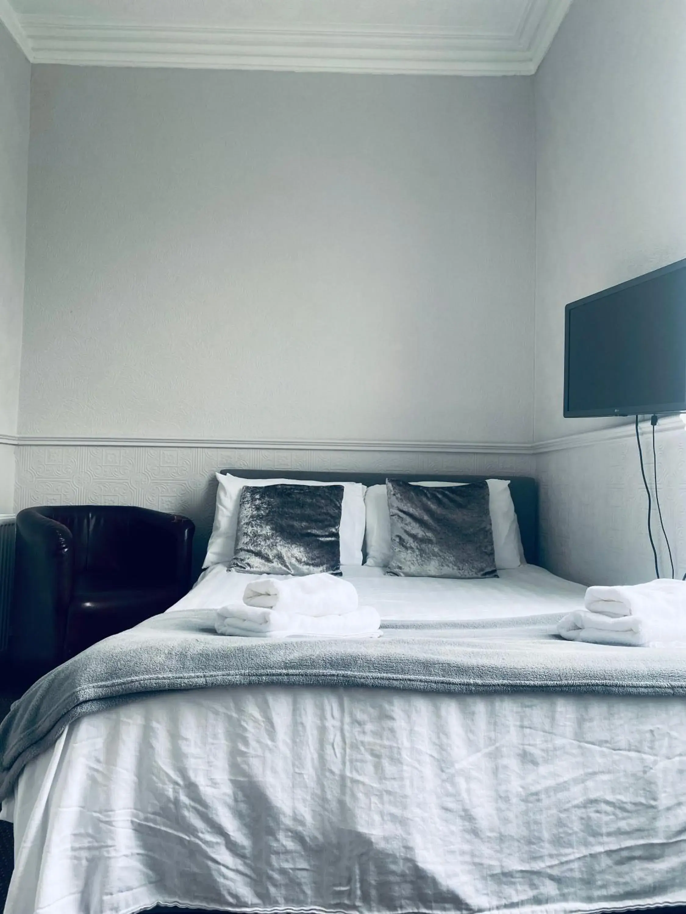 Double Room with Shared Bathroom - single occupancy in The Portmann Hotel Double Room with Shared Bathroom - single occupancy in The Portmann Hotel