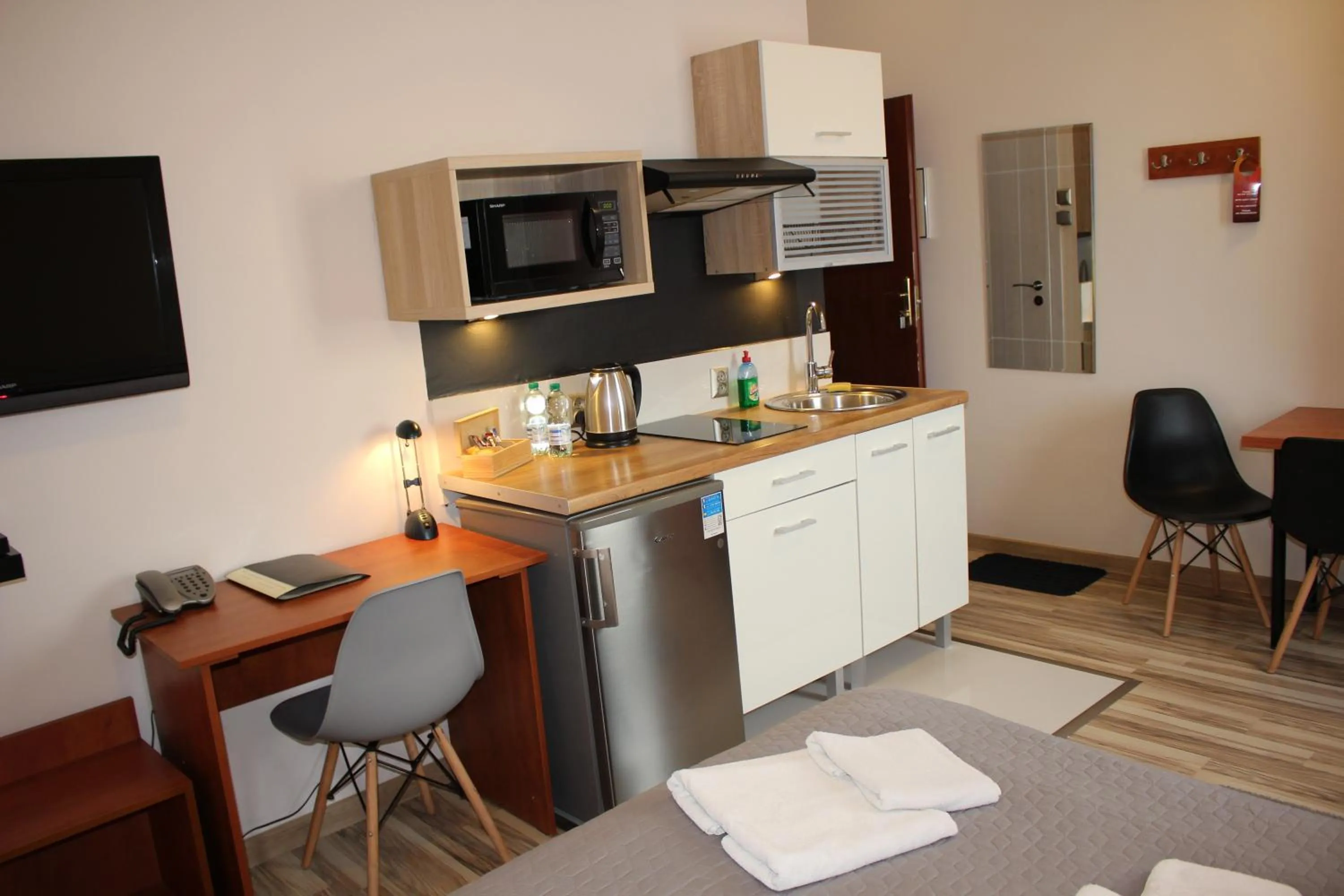 Photo of the whole room in Hotel 1