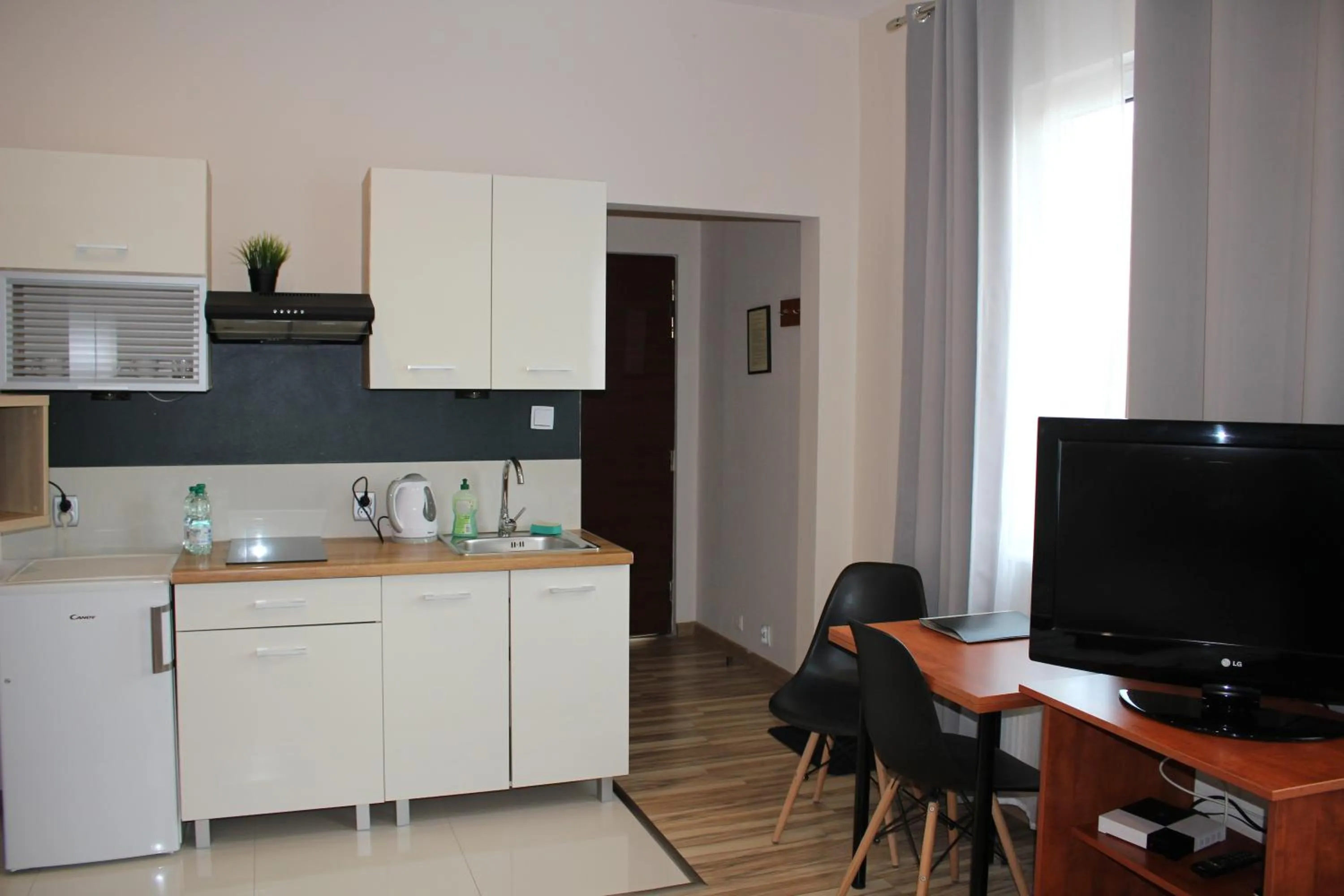 Kitchen or kitchenette in Hotel 1