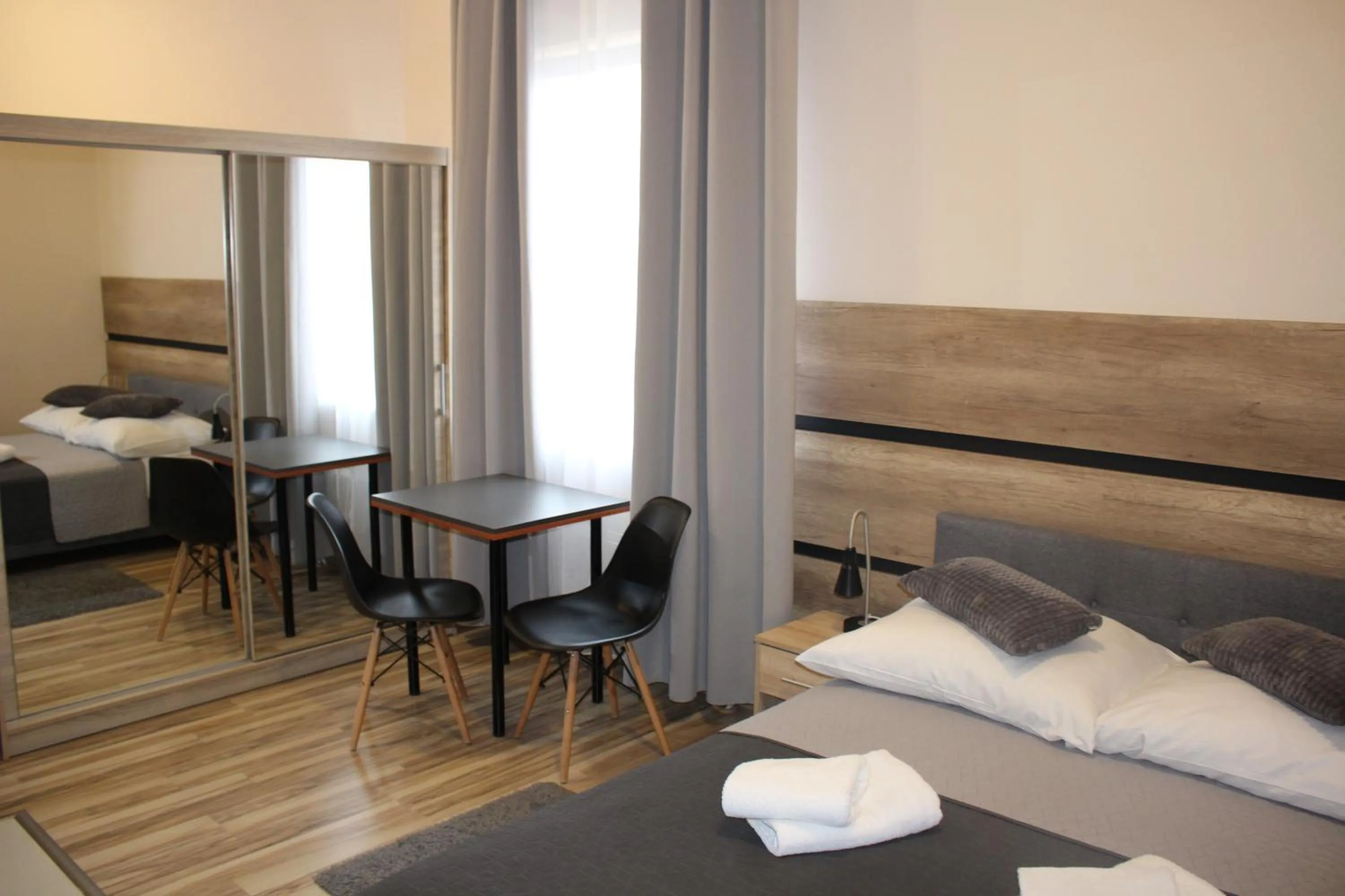 Bedroom, Bed in Hotel 1