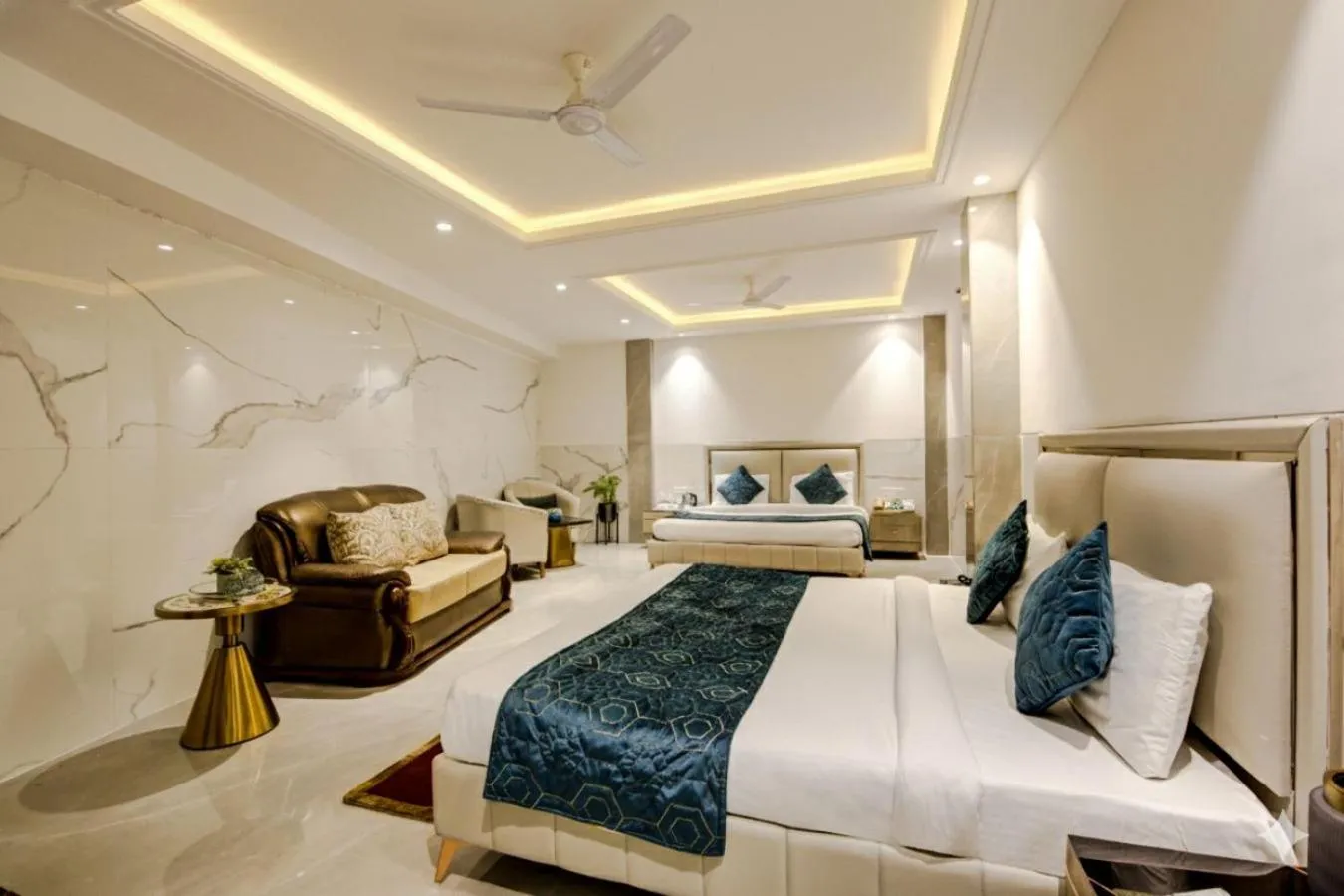 Bedroom, Bed in Hotel International Inn - Near Delhi Airport