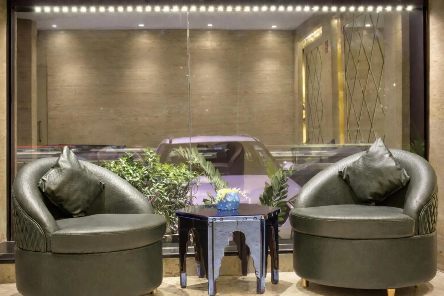 Seating area in Hotel International Inn - Near Delhi Airport