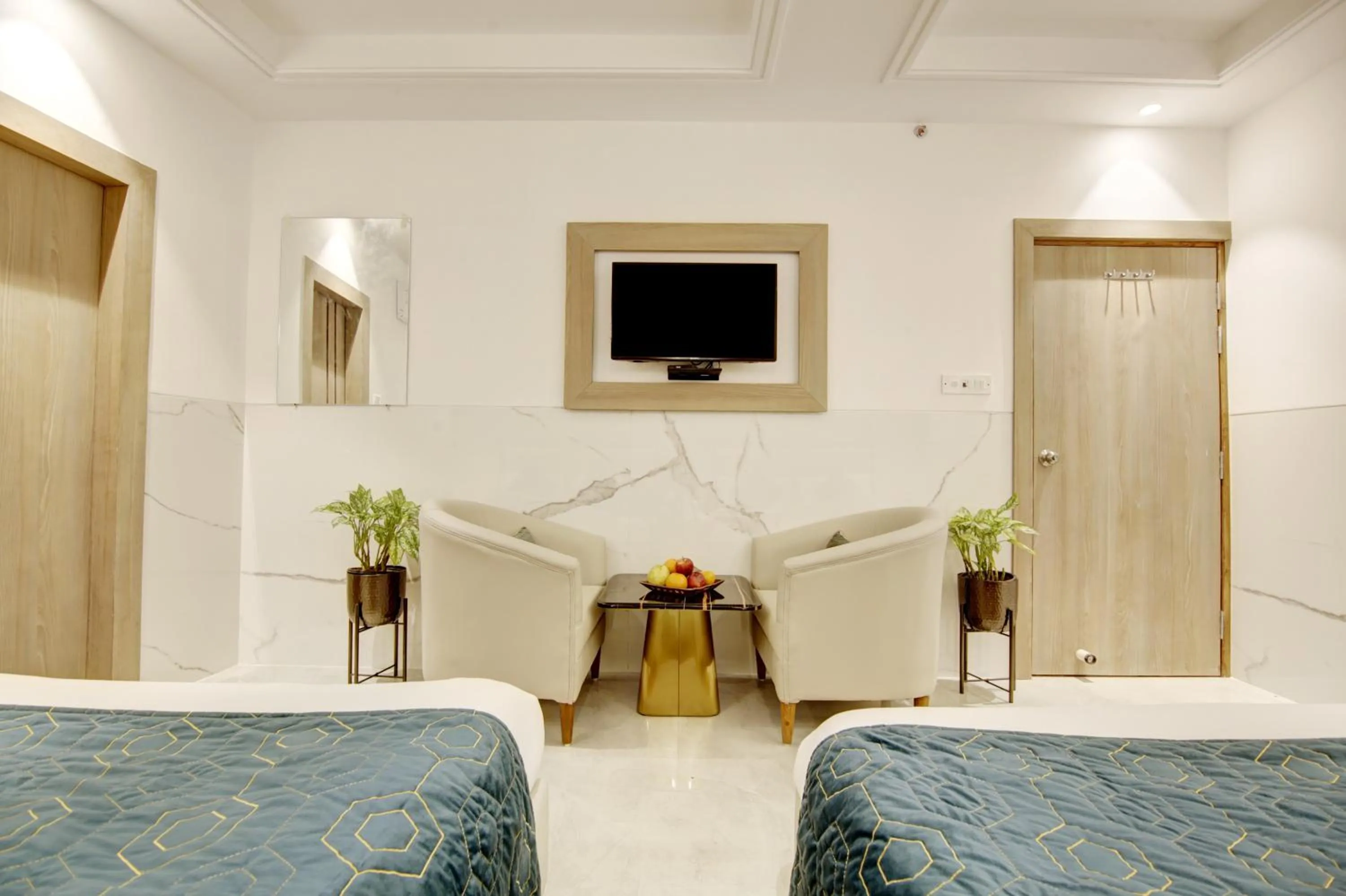 Photo of the whole room in Hotel International Inn - Near Delhi Airport